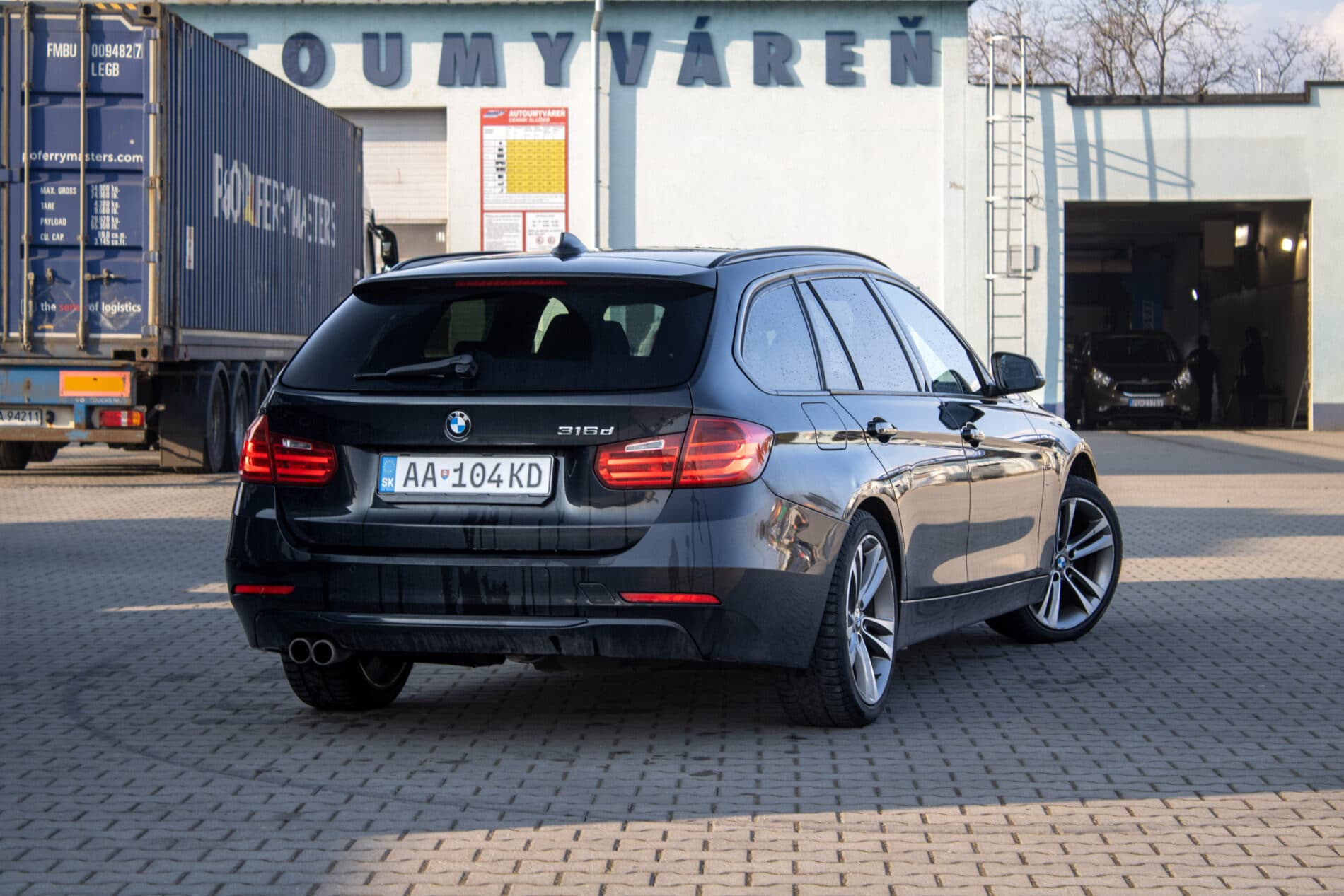 2013 BMW 335d, černá kombi, 292 000 km
