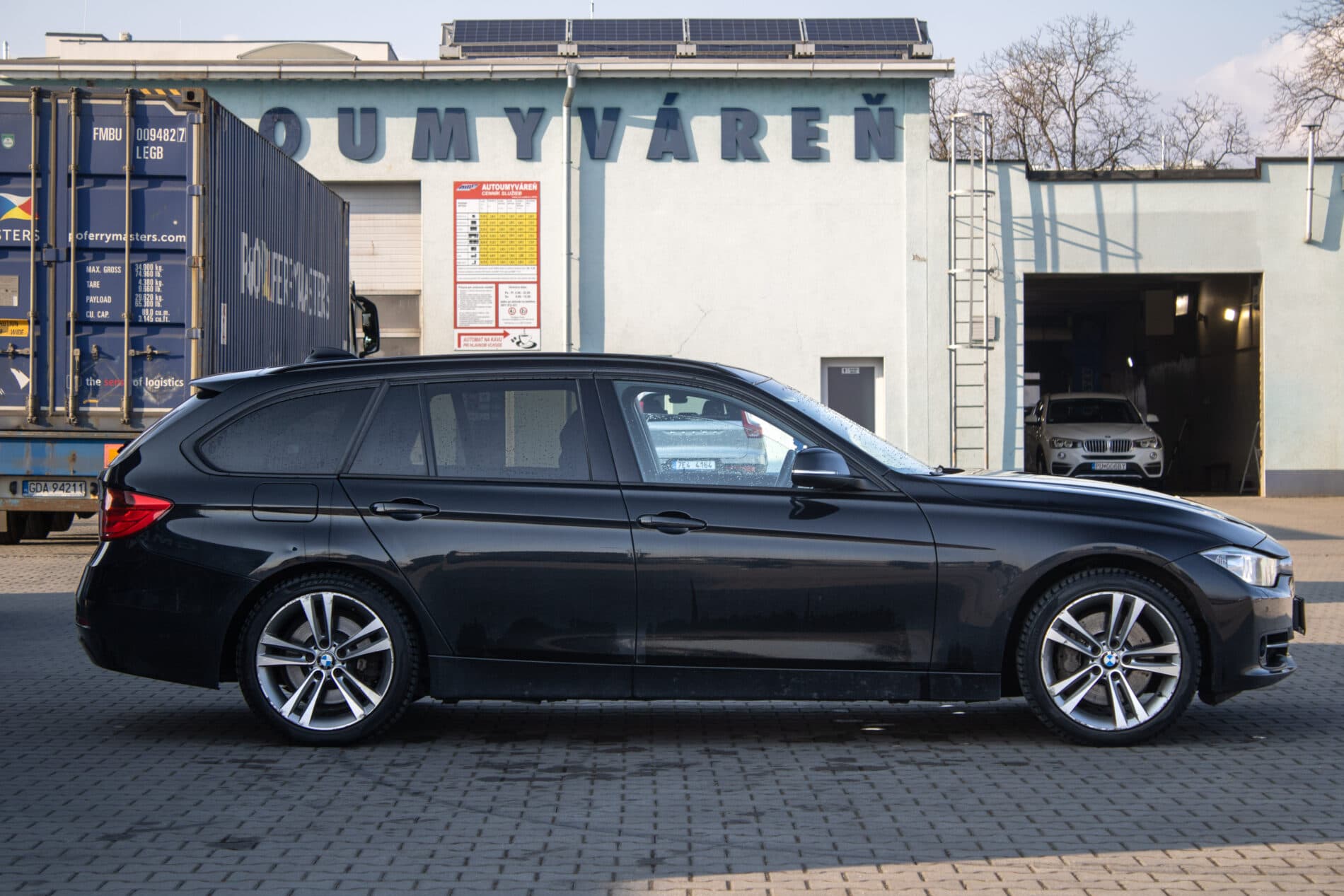 2013 BMW 335d, černá kombi, 292 000 km