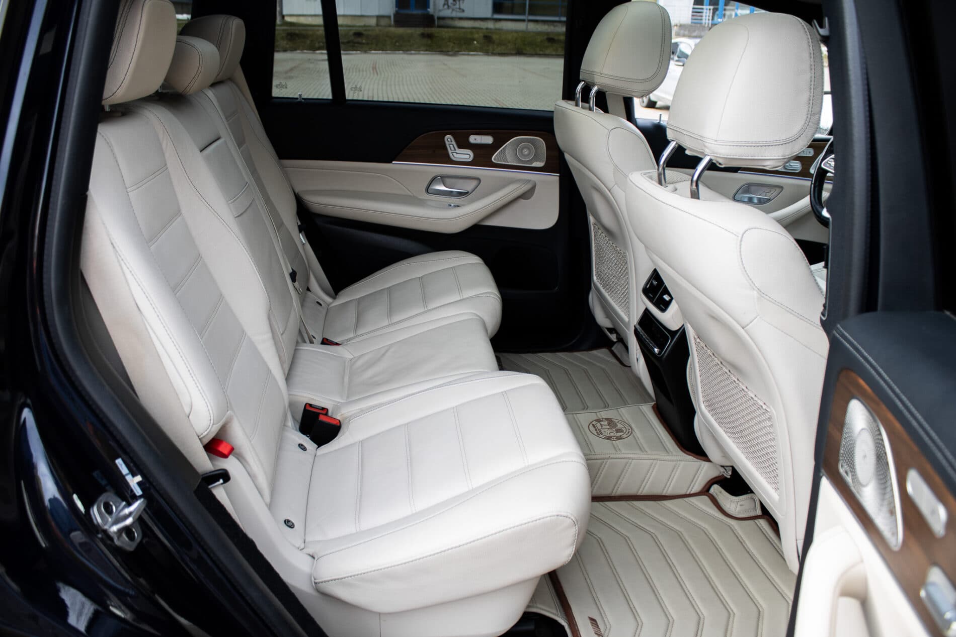 2021 Mercedes-Benz GLS 580, šedá suv, 109 687 km