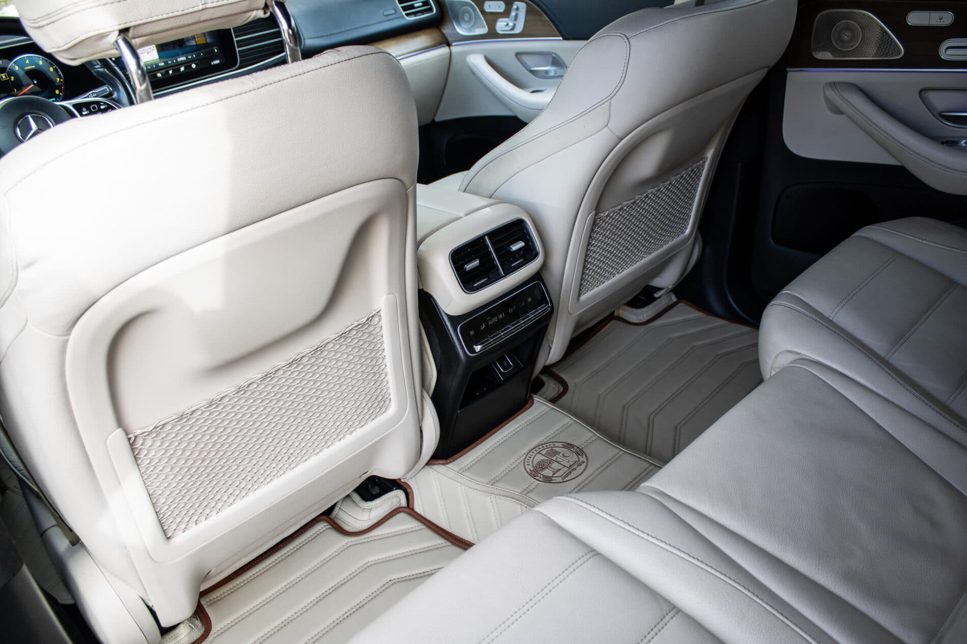 2021 Mercedes-Benz GLS 580, šedá suv, 109 687 km