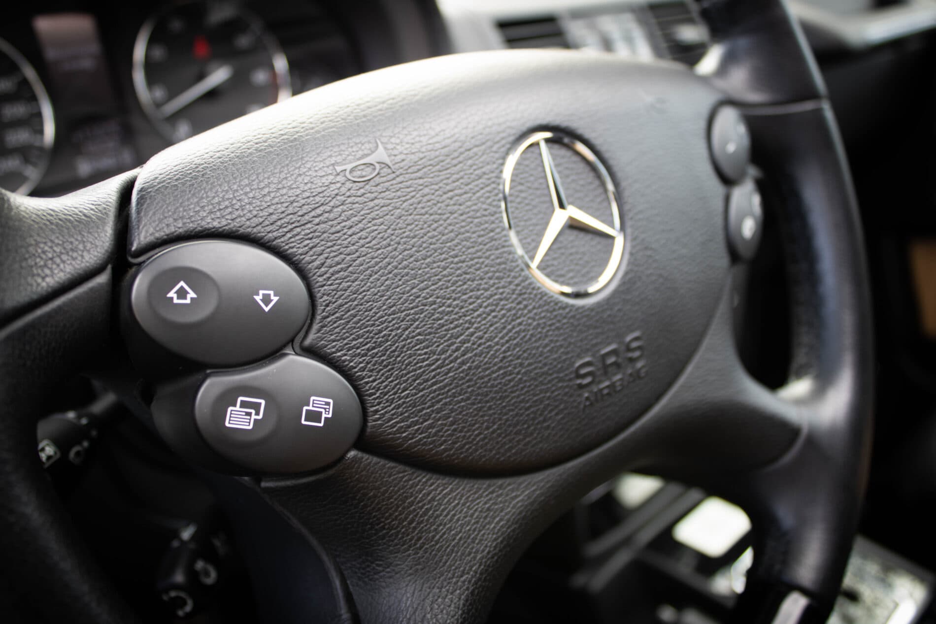 2011 Mercedes-Benz G 500, šedá suv, 89 163 km