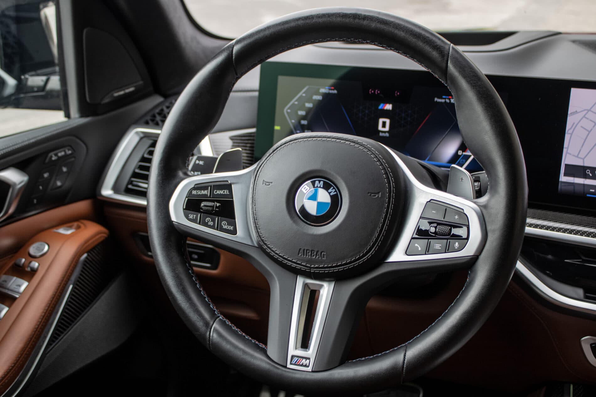 2024 BMW X7 M60i, modrá suv, 91 219 km