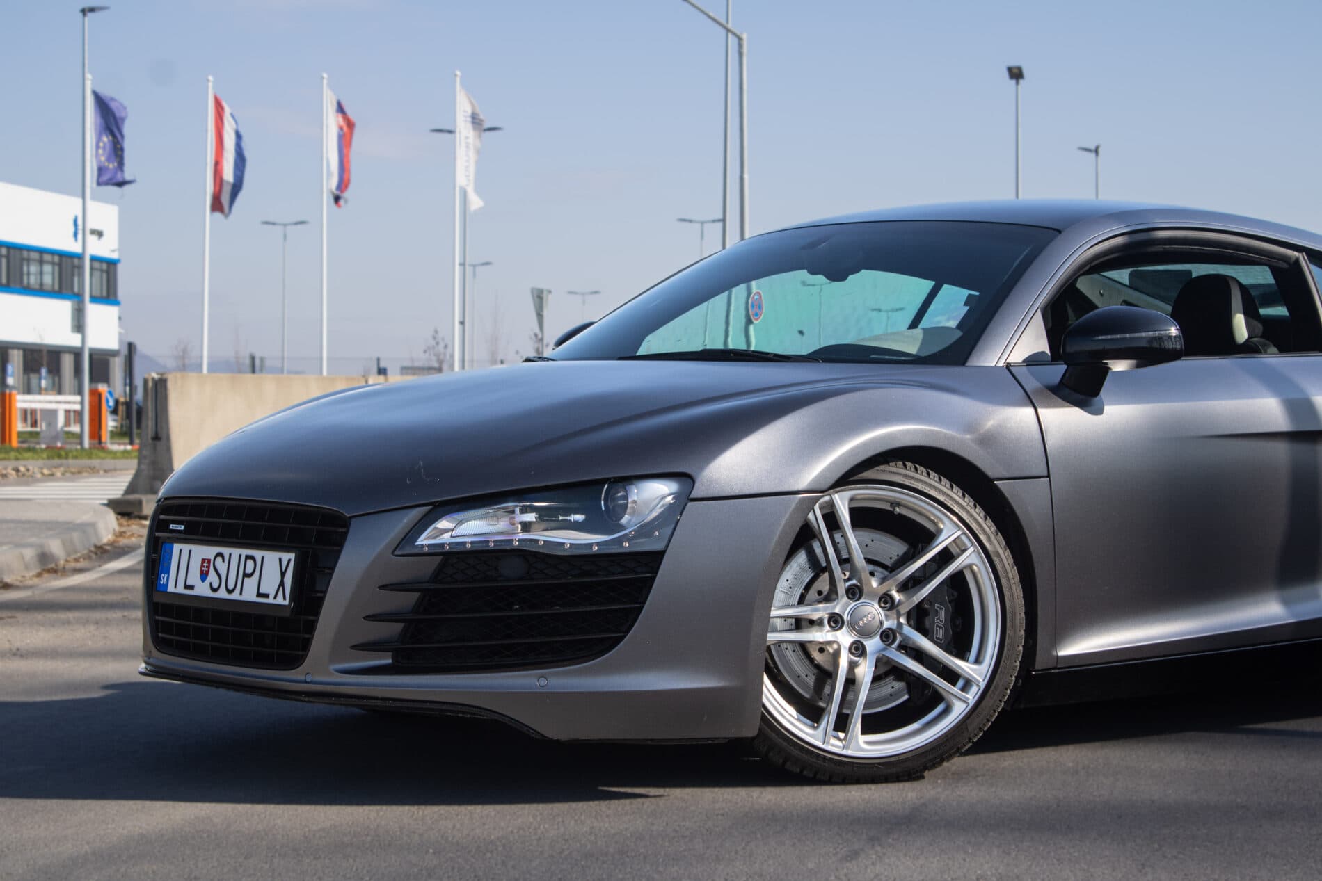 2007 AUDI R8, šedá kupé, 71 374 km