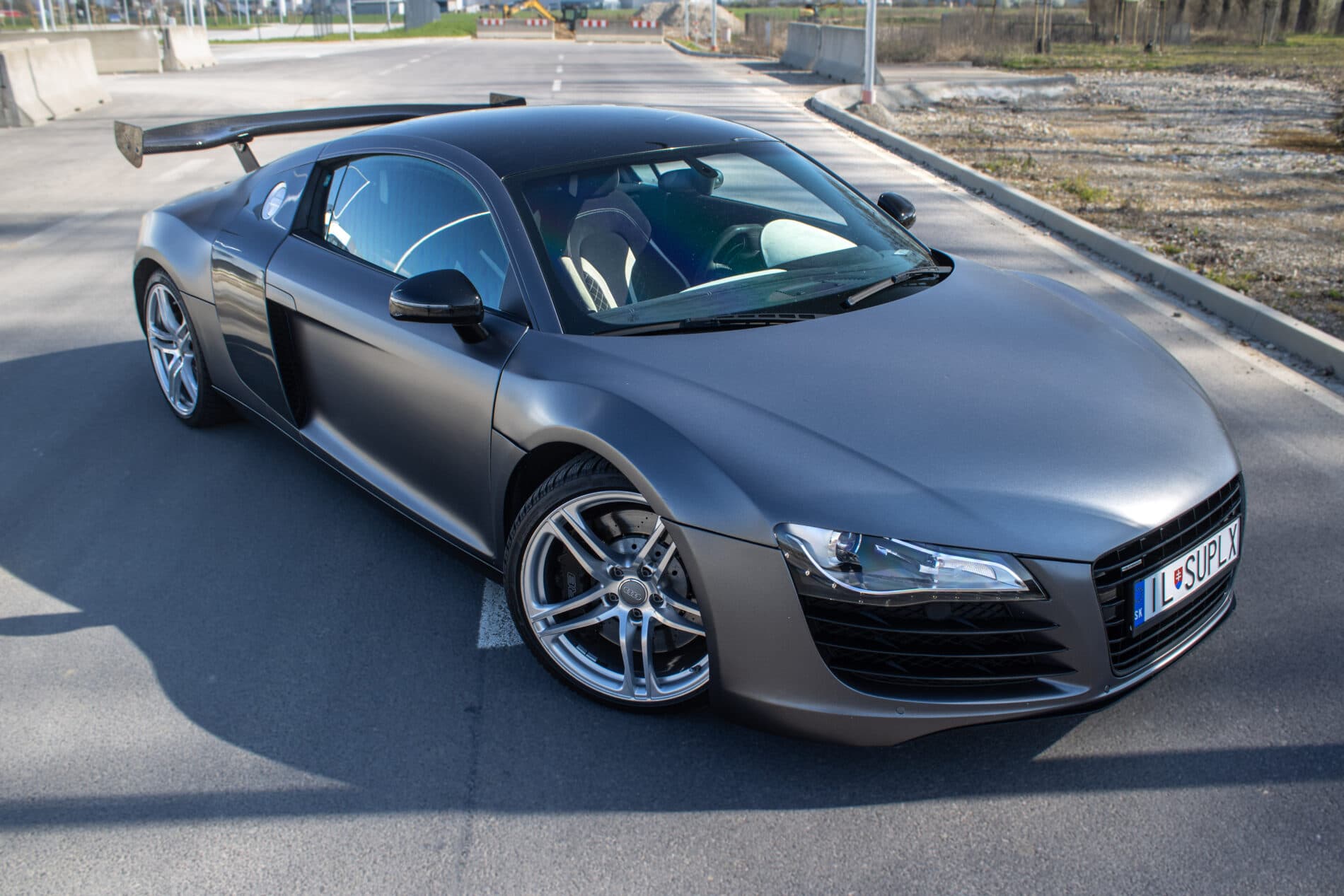 2007 AUDI R8, šedá kupé, 71 374 km