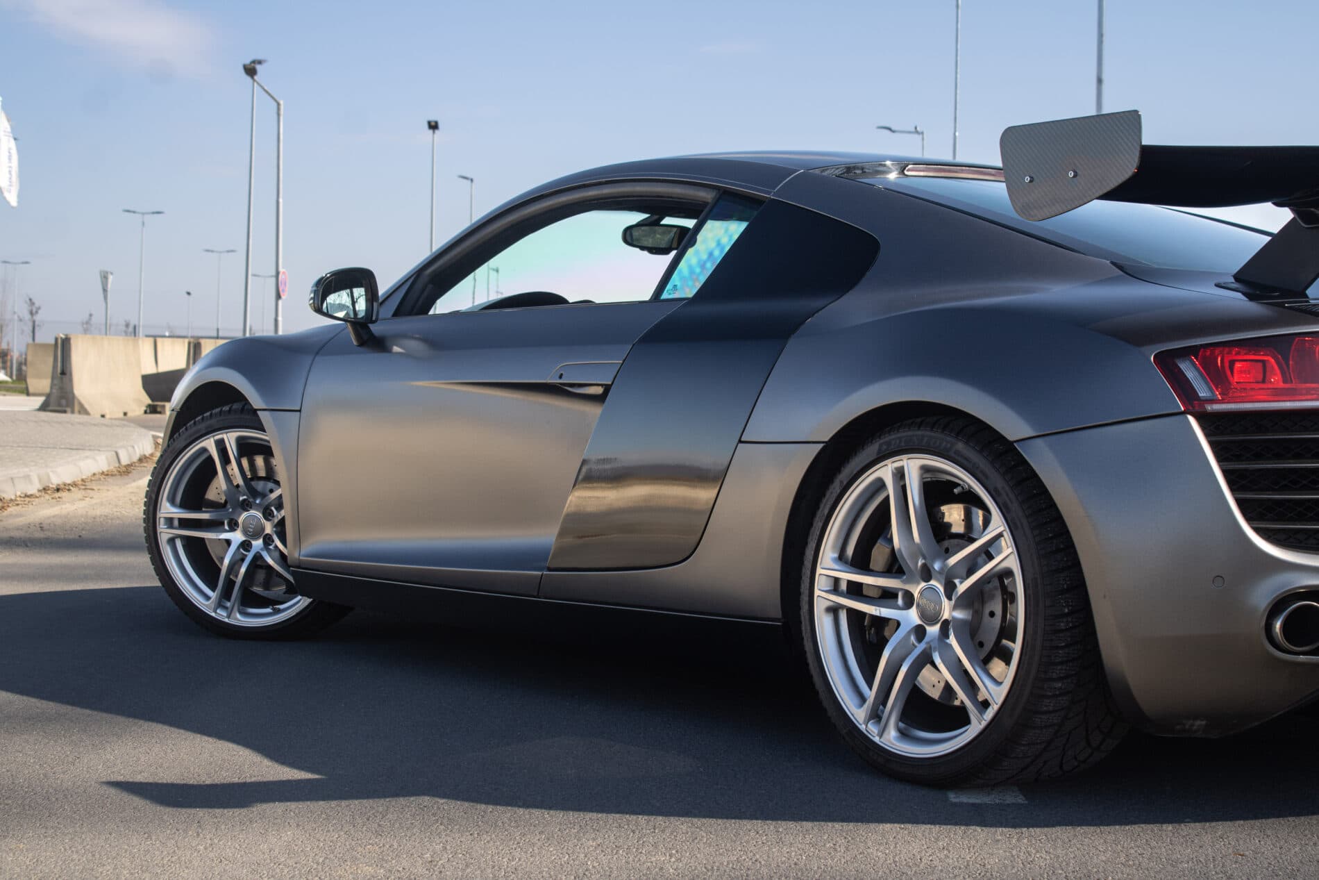 2007 AUDI R8, šedá kupé, 71 374 km