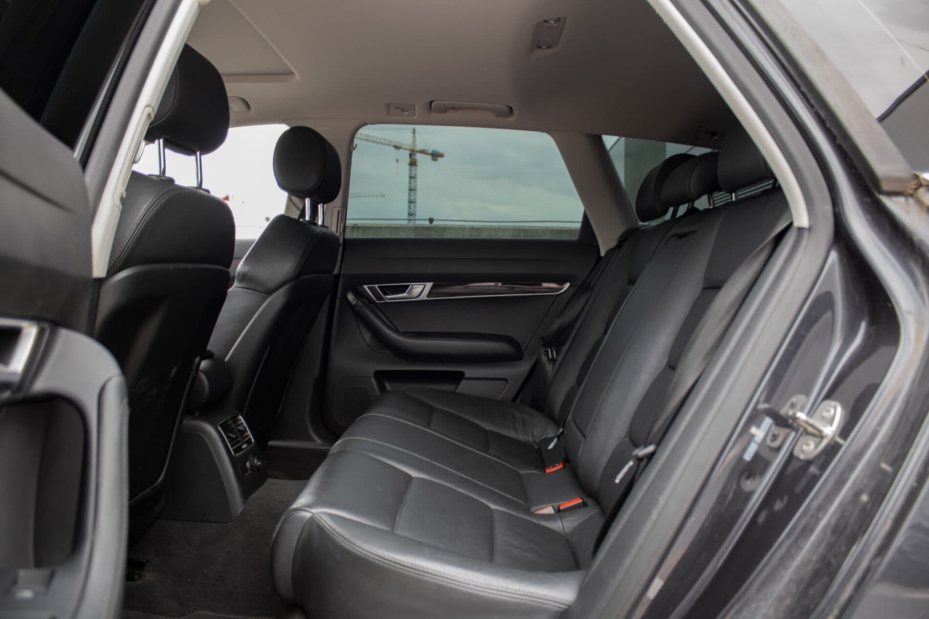 2011 AUDI A6, šedá kombi, 223 133 km