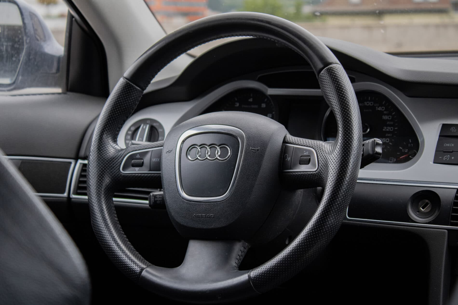 2011 AUDI A6, šedá kombi, 223 133 km