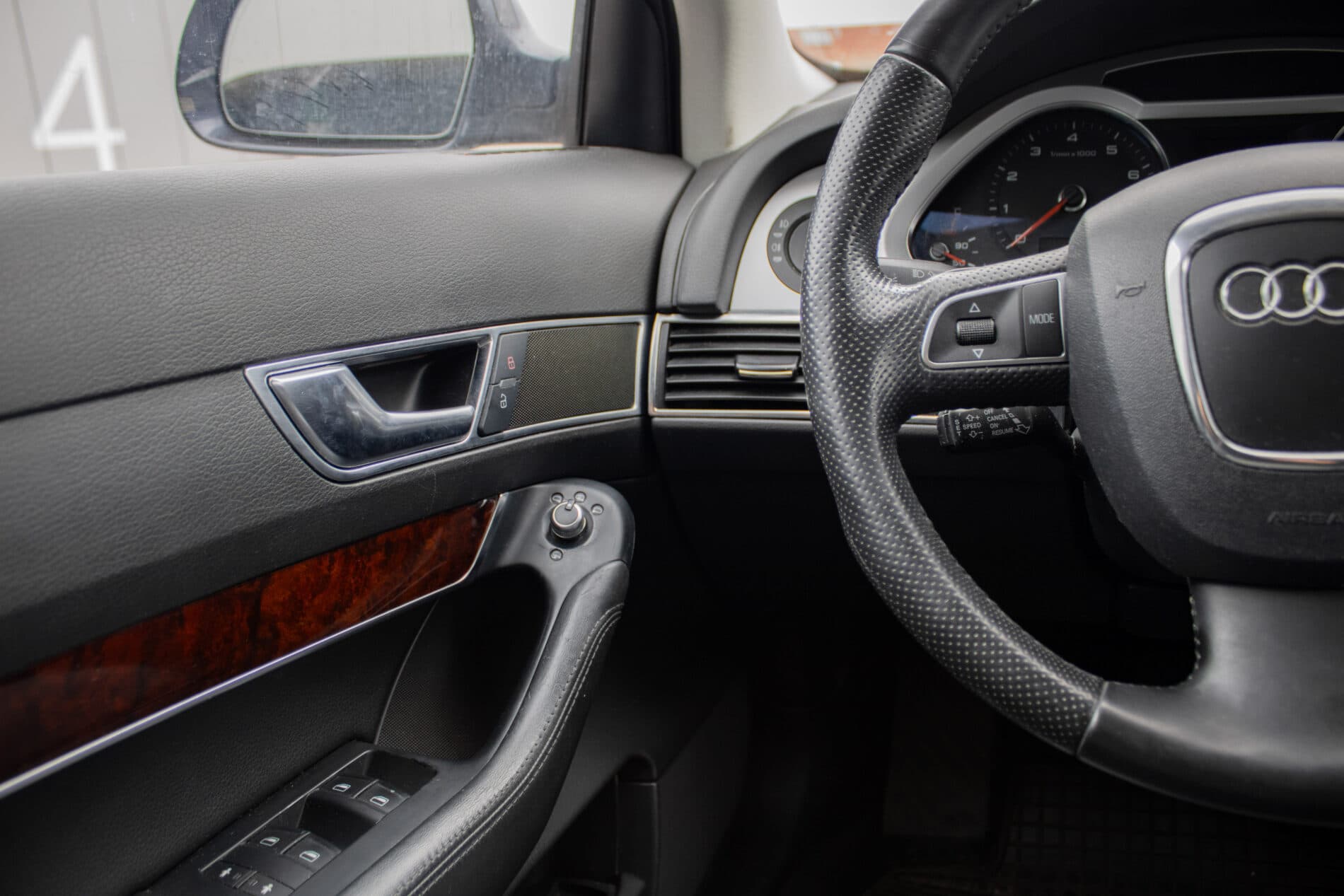 2011 AUDI A6, šedá kombi, 223 133 km