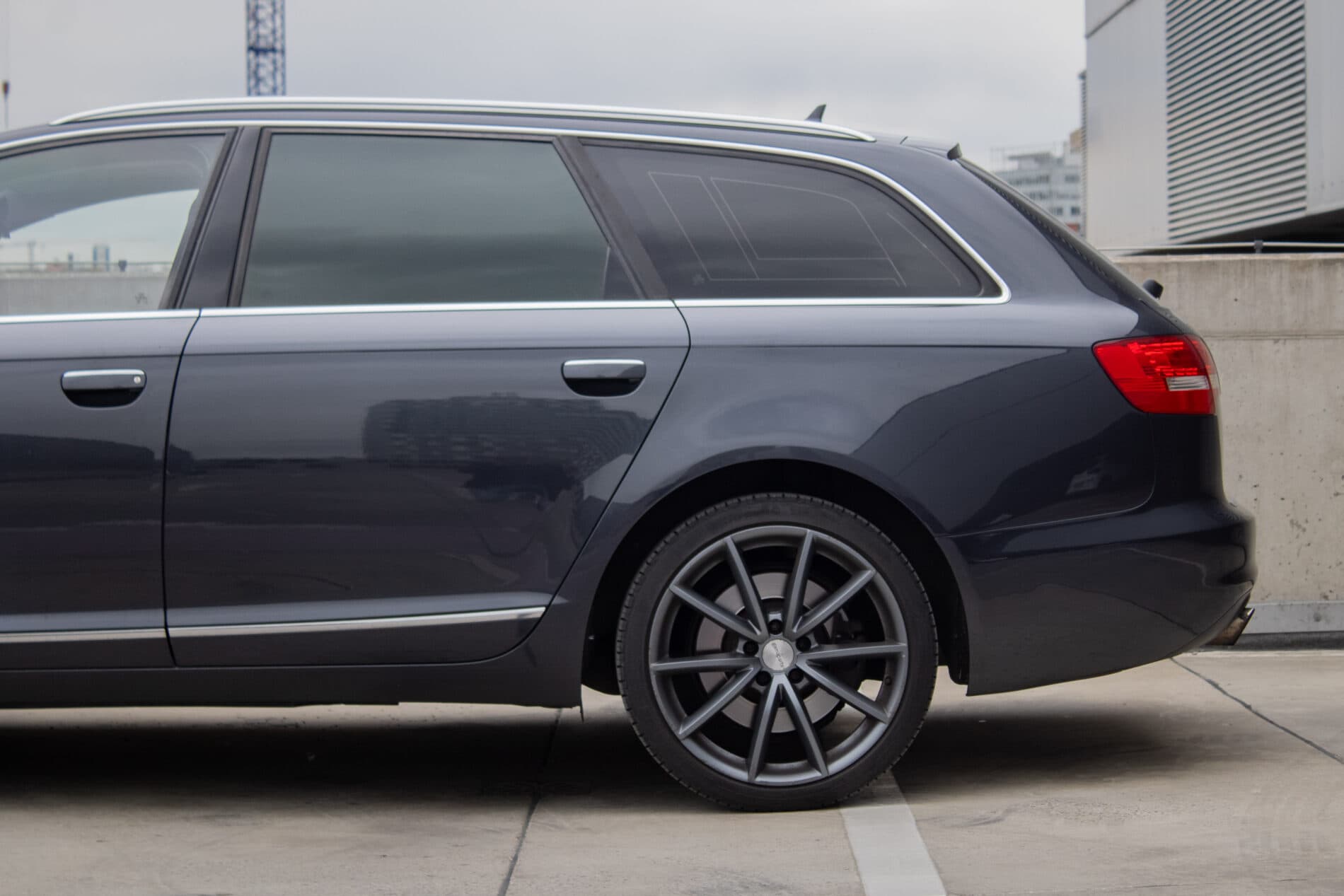 2011 AUDI A6, šedá kombi, 223 133 km
