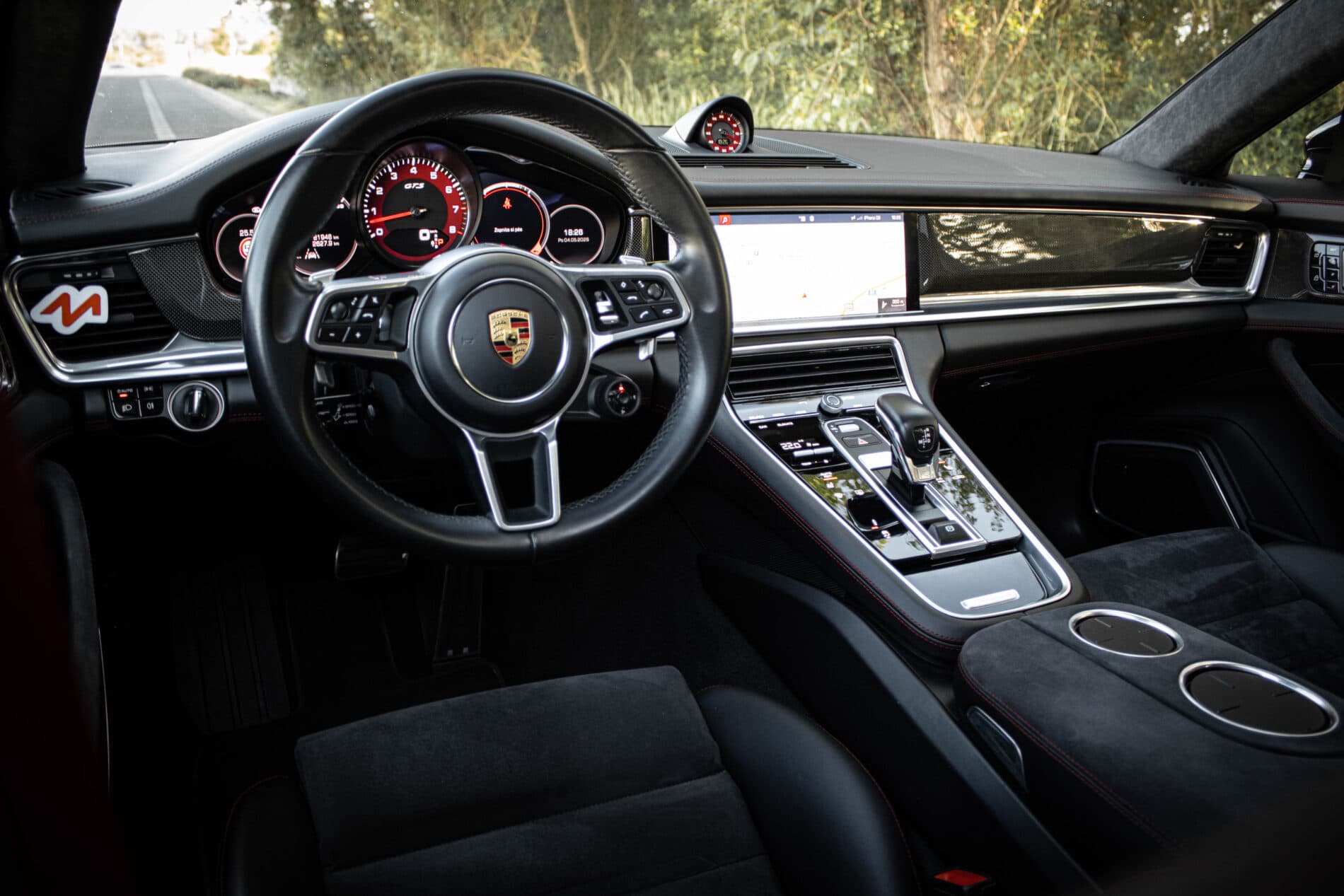 2019 Porsche Panamera GTS, černá kombi, 81 950 km