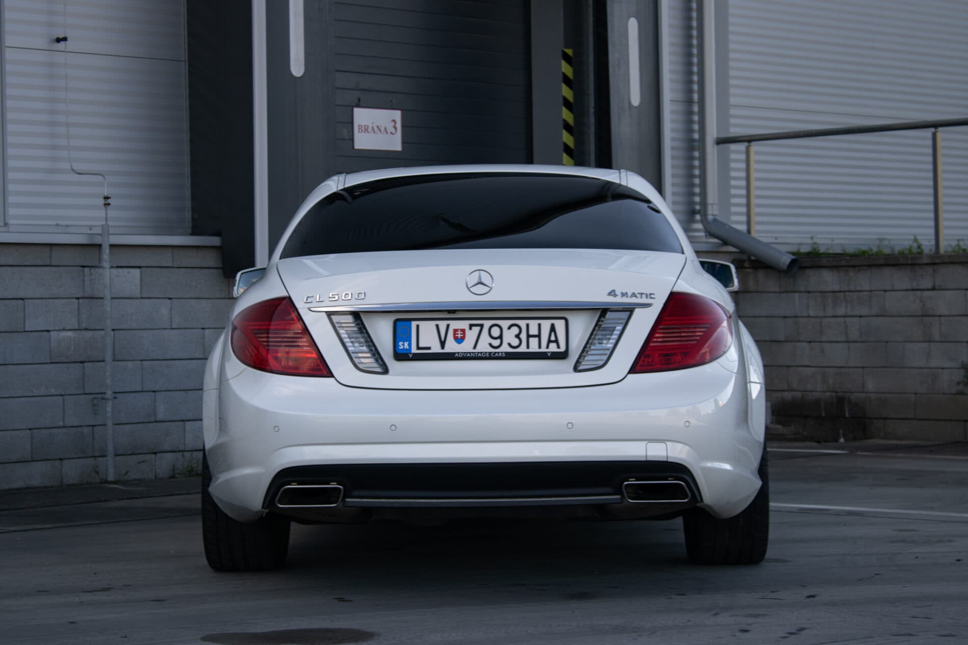 2011 Mercedes-Benz CL 500, bílá kupé, 217 725 km