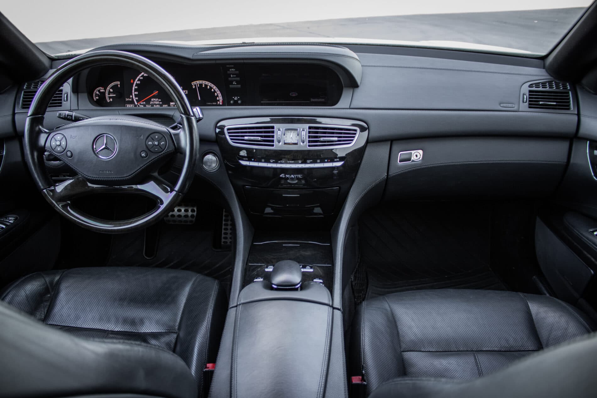 2011 Mercedes-Benz CL 500, bílá kupé, 217 725 km