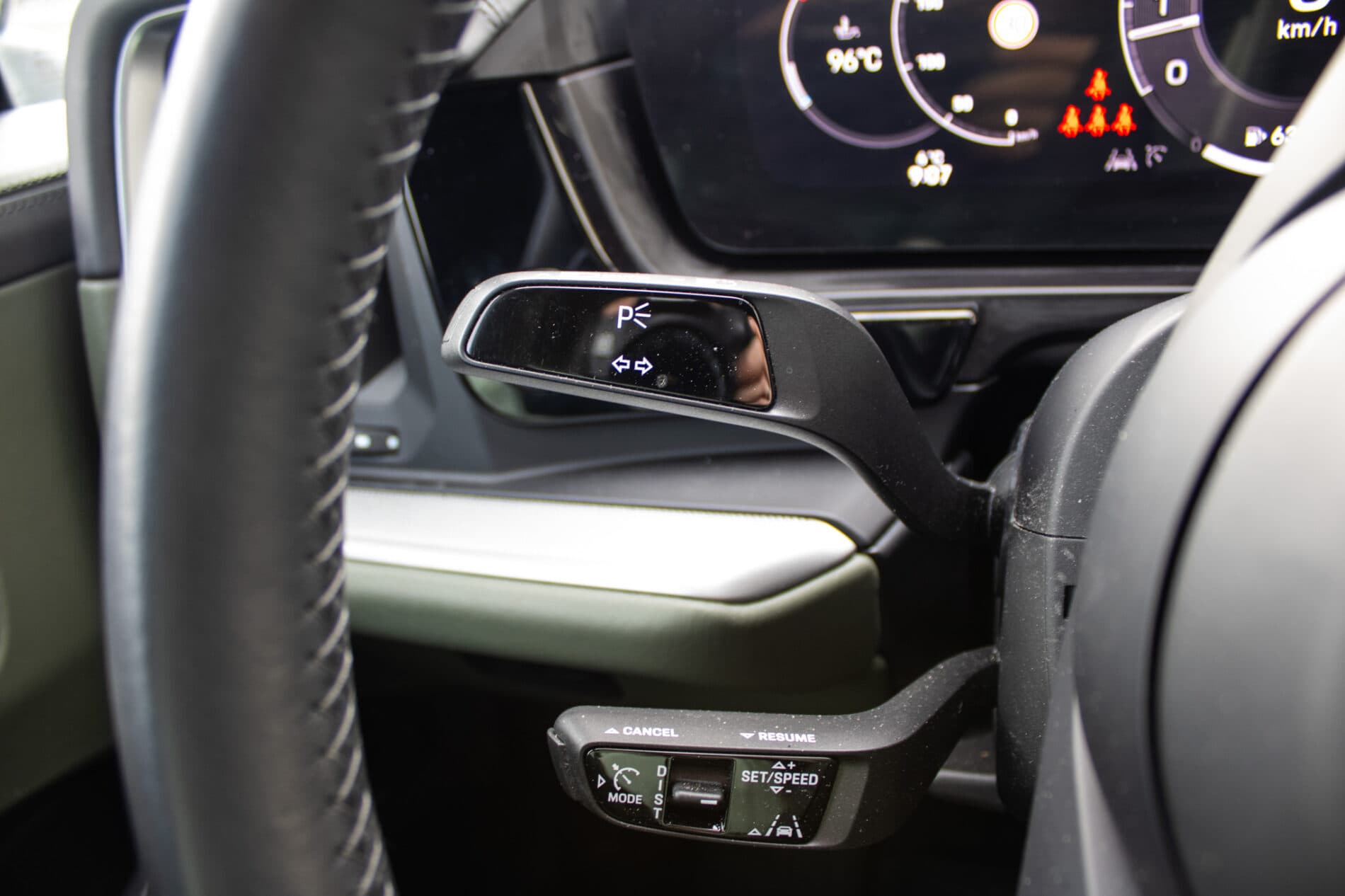 2023 Porsche Cayenne S, černá suv, 37 493 km