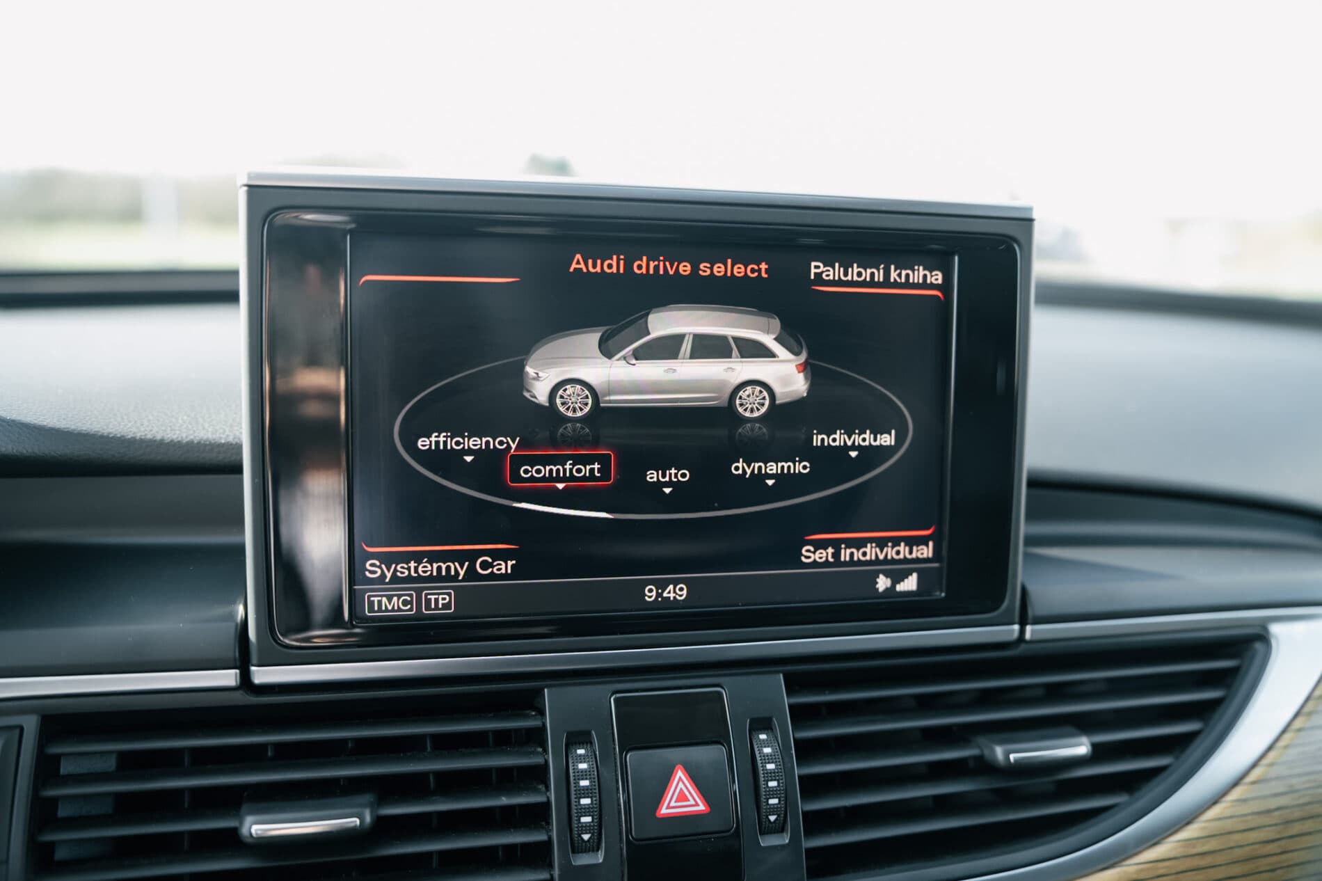 2012 AUDI A6, hnědá kombi, 242 101 km