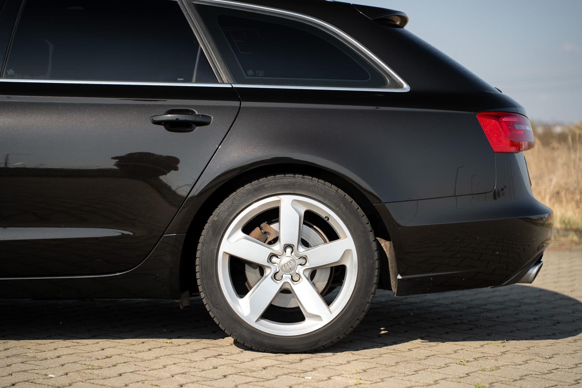 2012 AUDI A6, hnědá kombi, 242 101 km