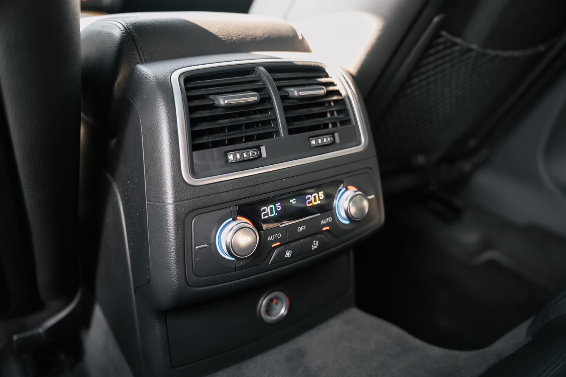 2012 AUDI A6, hnědá kombi, 242 101 km