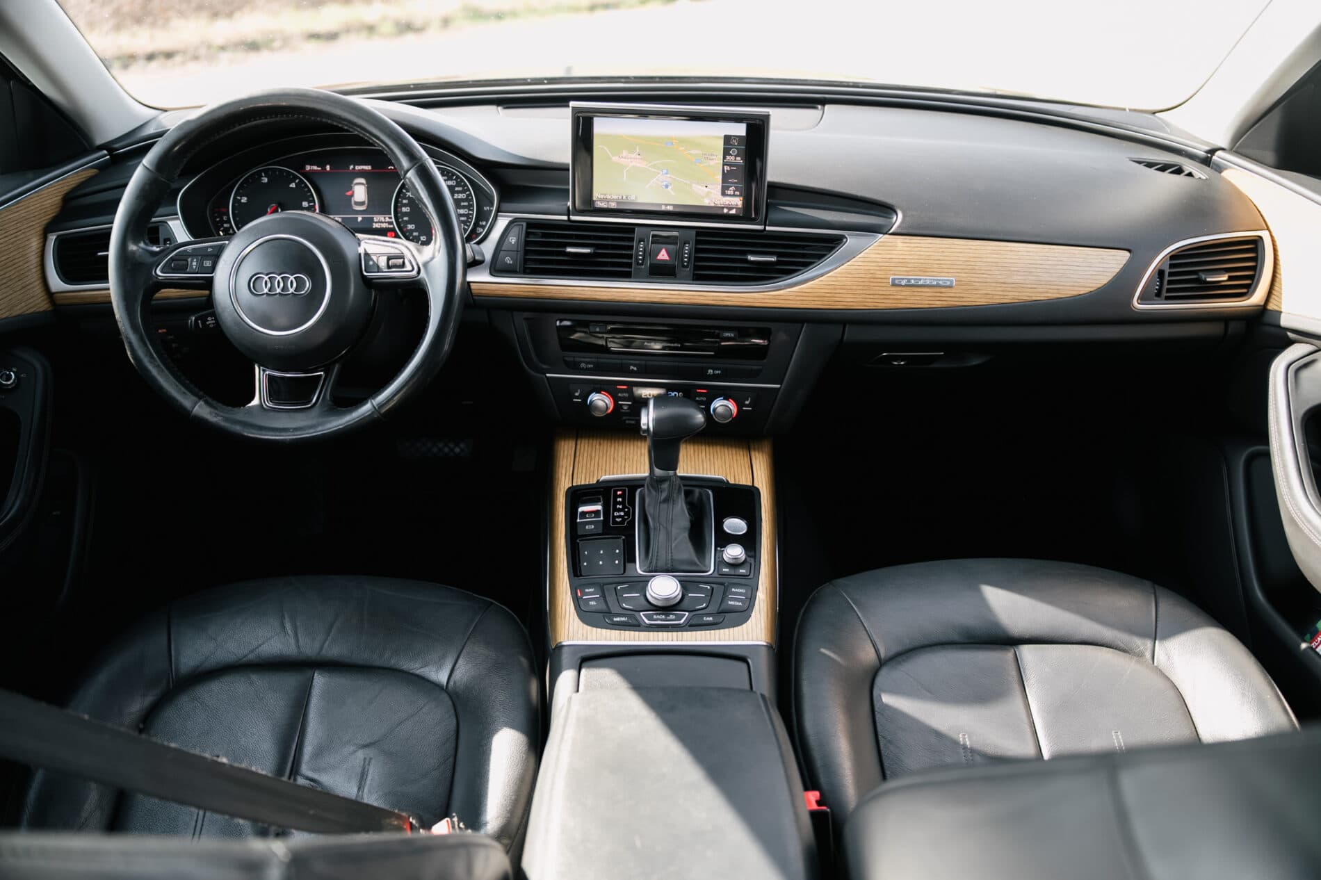 2012 AUDI A6, hnědá kombi, 242 101 km