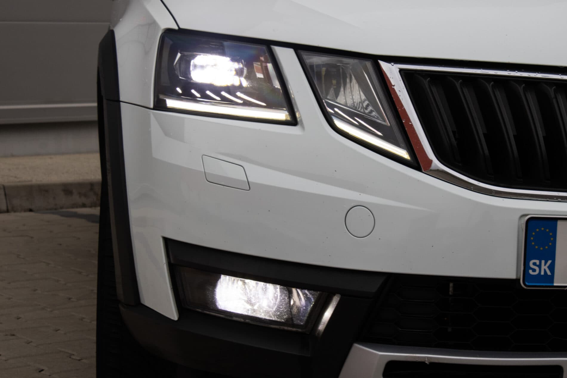 2018 Skoda Octavia RS, bílá kombi, 195 000 km