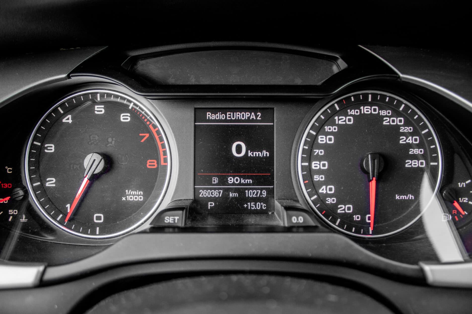 2010 AUDI A4, bílá kombi, 260 367 km