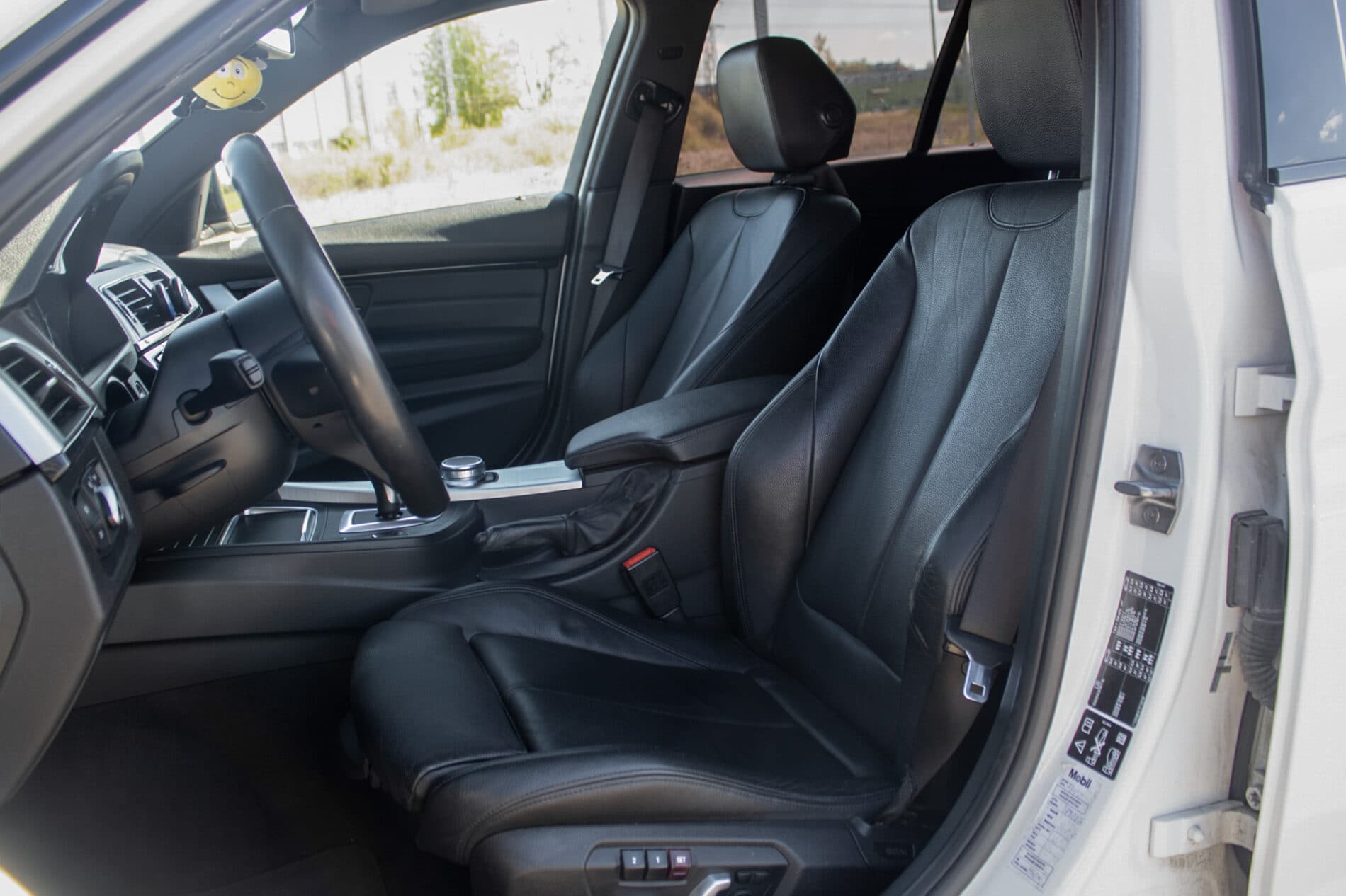 2017 BMW 335d, bílá kombi, 150 450 km