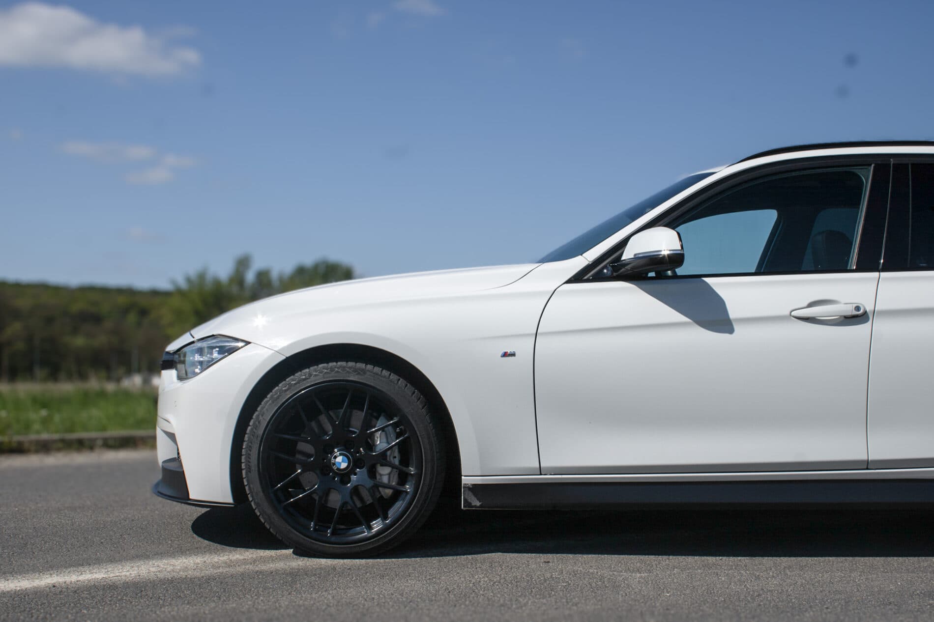 2017 BMW 335d, bílá kombi, 150 450 km