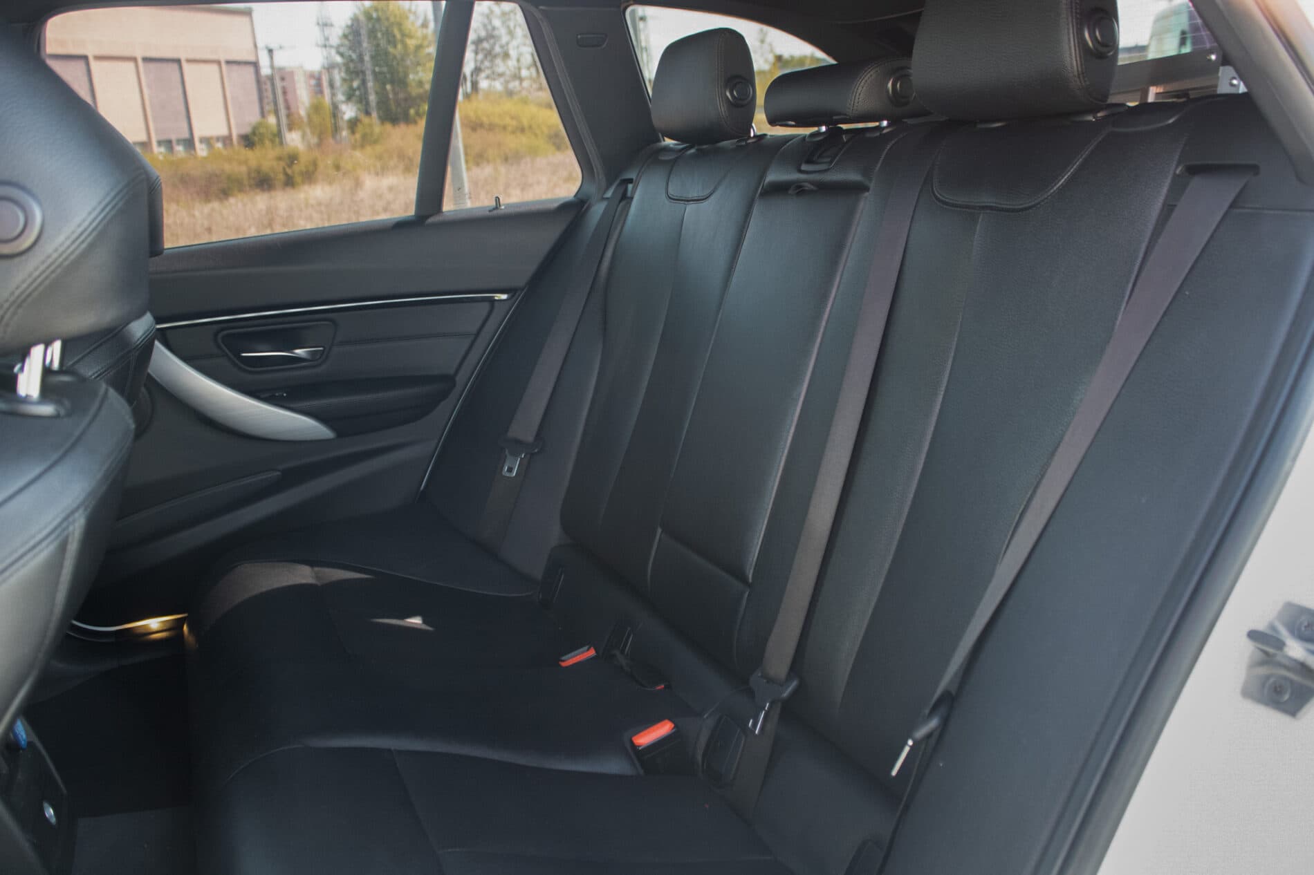 2017 BMW 335d, bílá kombi, 150 450 km