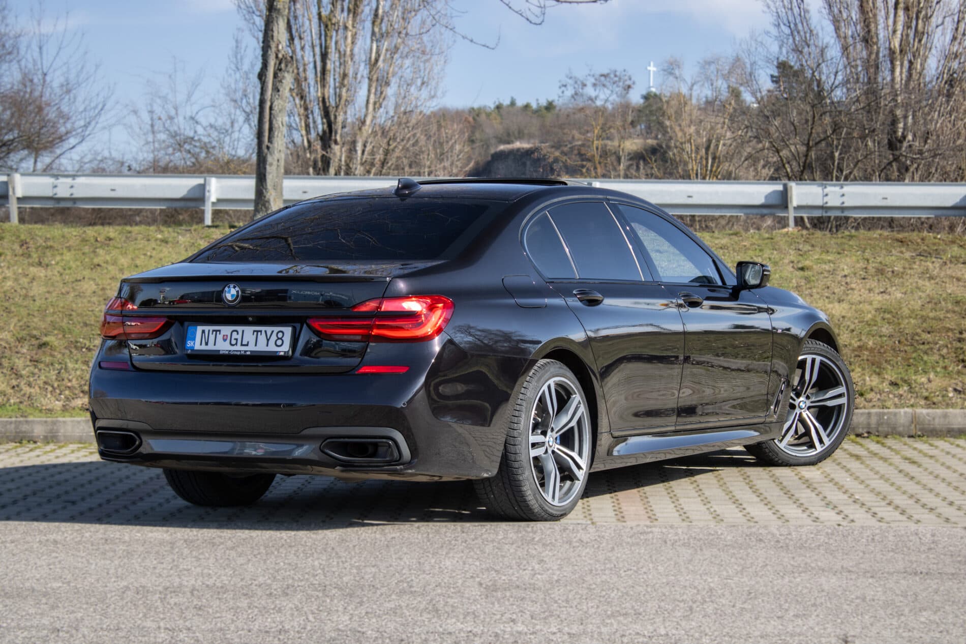 2017 BMW 740d, černá sedan, 137 000 km
