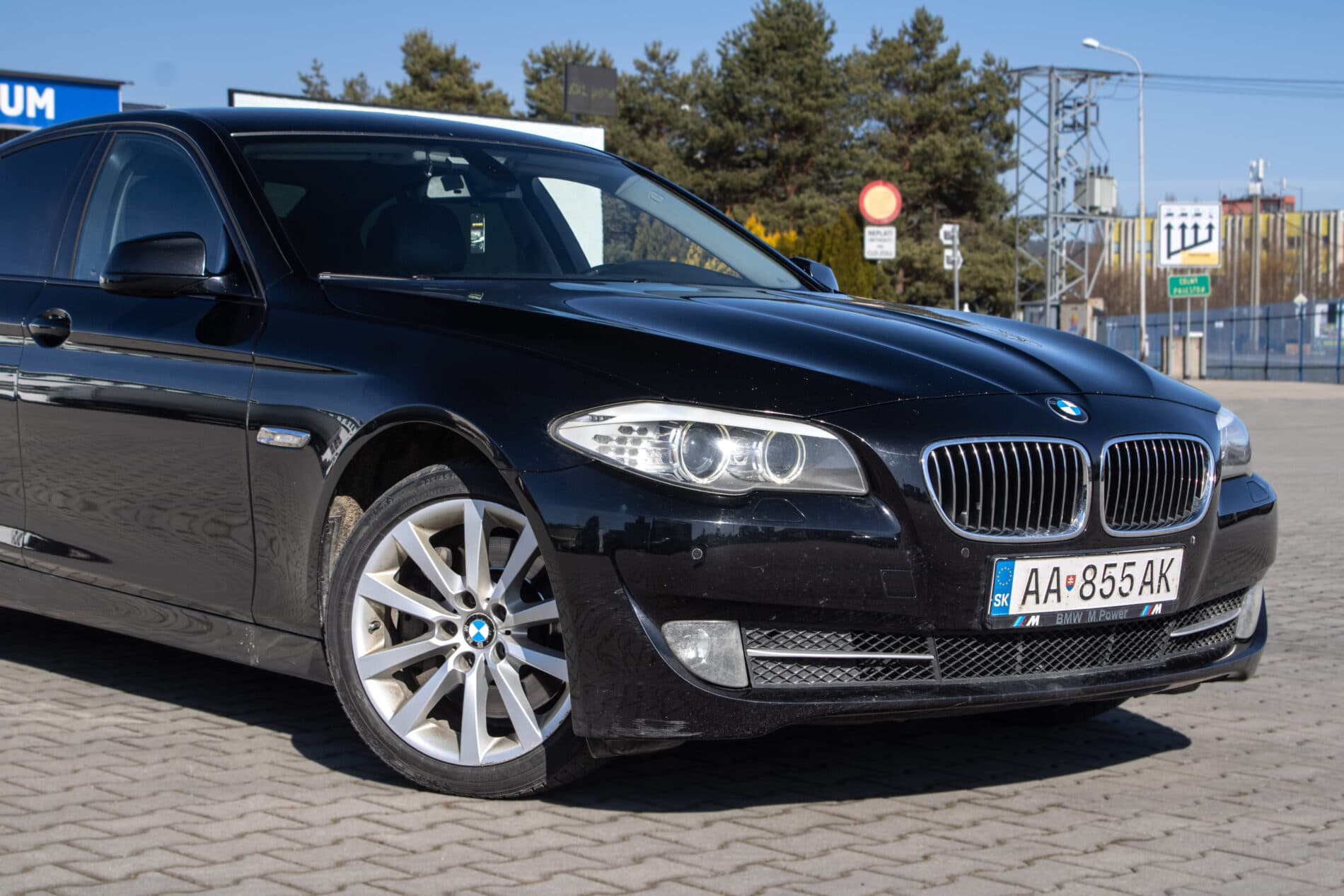 2010 BMW 530d, černá sedan, 468 596 km