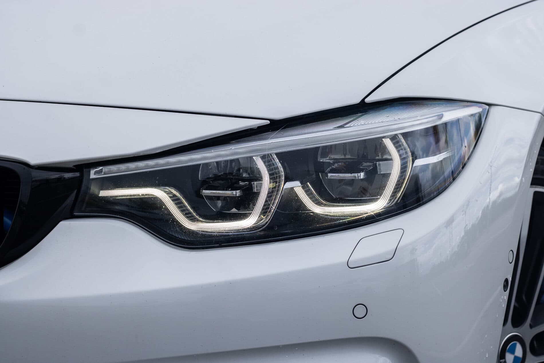 2017 BMW 435d, bílá sedan, 160 247 km