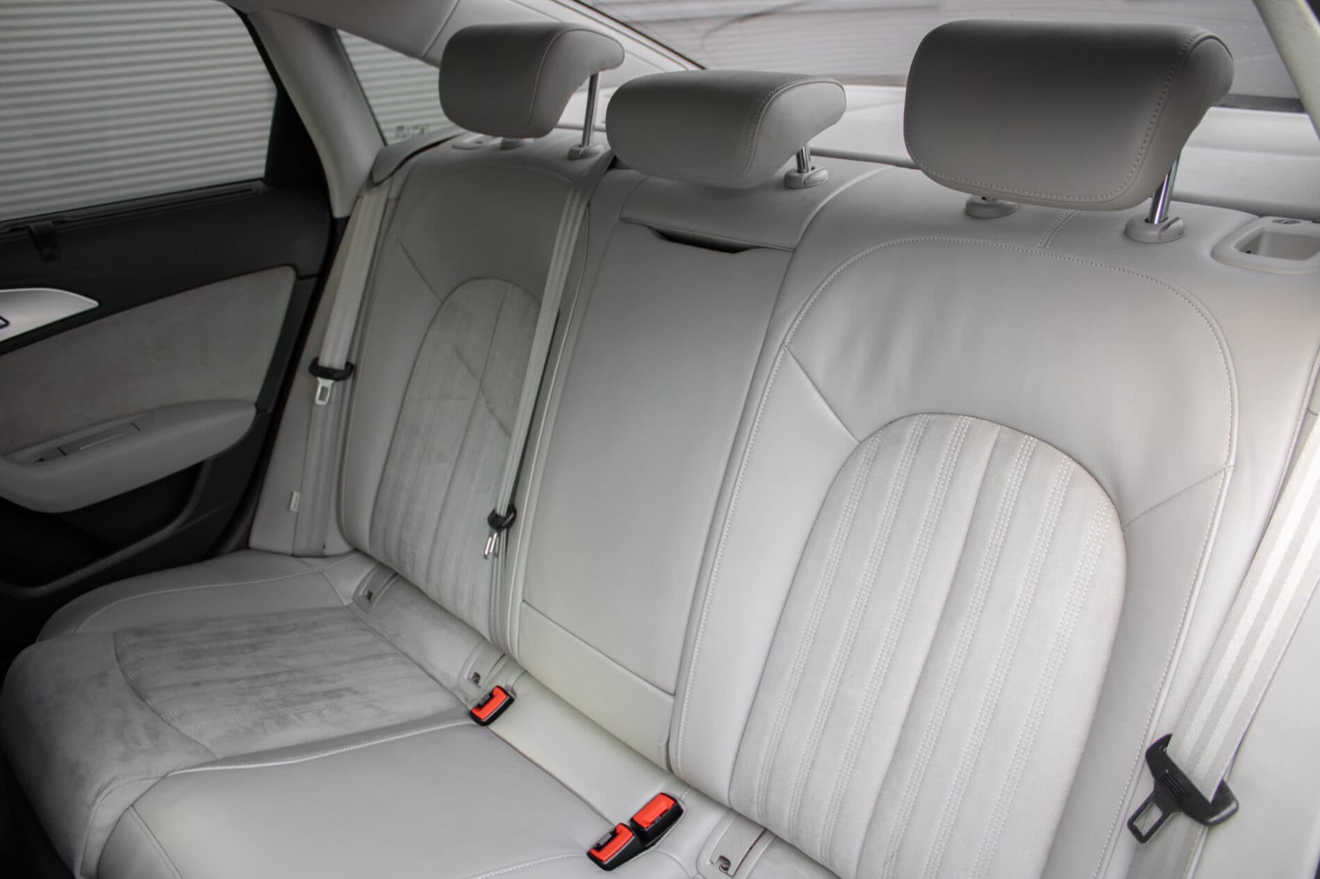 2018 AUDI A6, černá sedan, 282 345 km