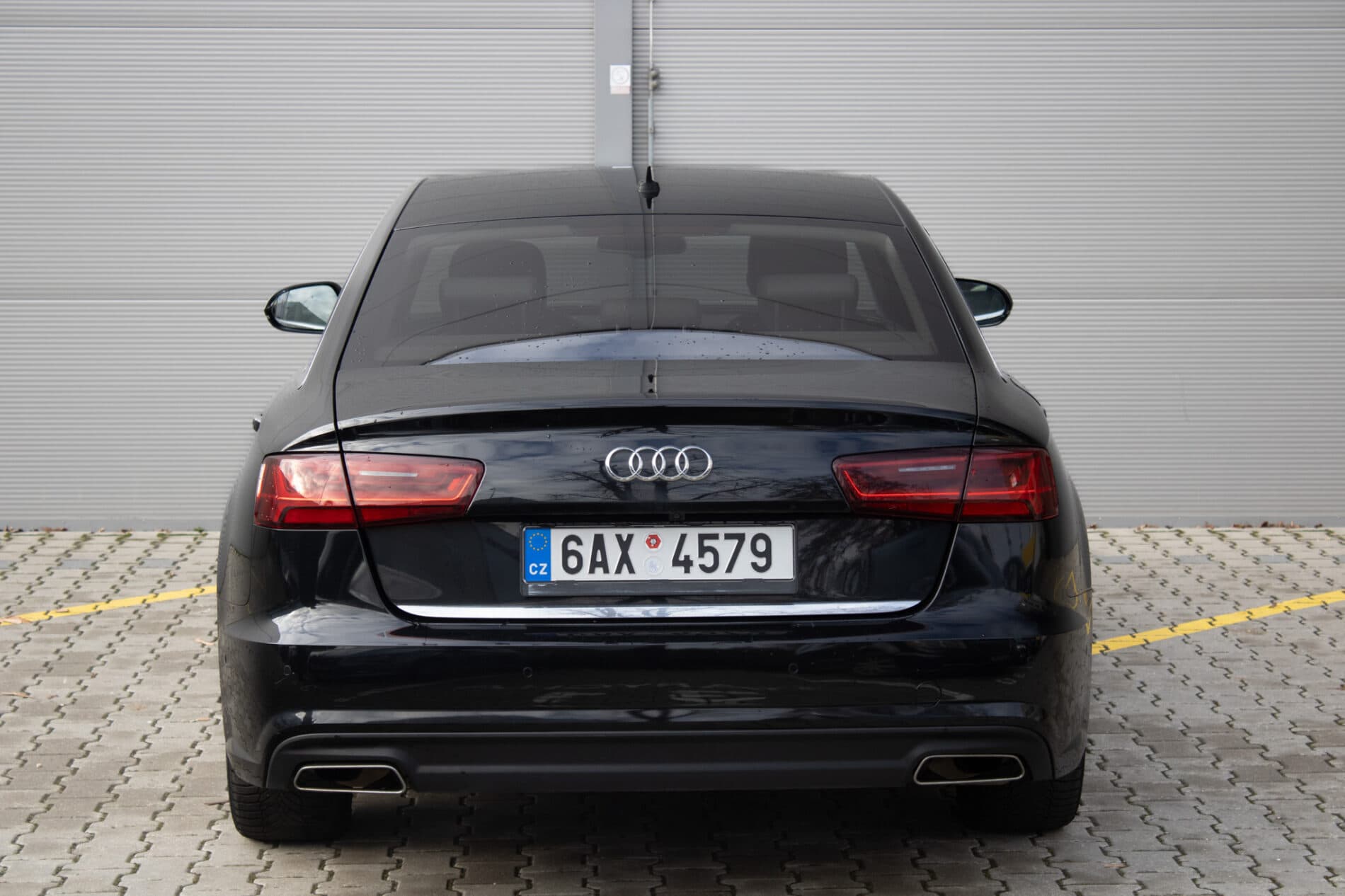 2018 AUDI A6, černá sedan, 282 345 km