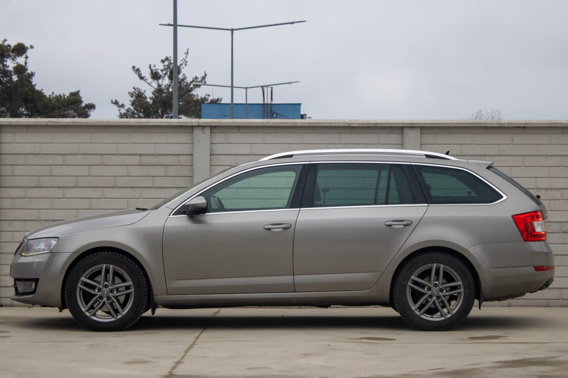 2015 Skoda Octavia RS, hnědá kombi, 205 479 km
