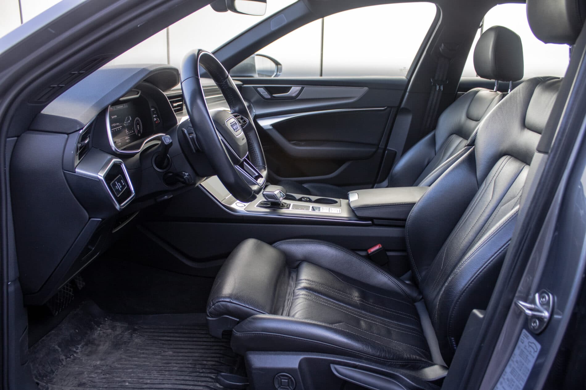 2018 AUDI A6, šedá kombi, 200 246 km