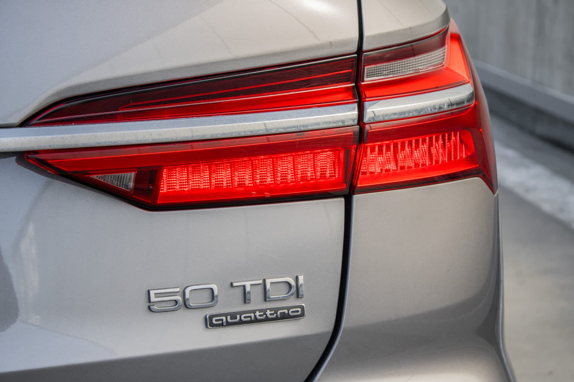 2018 AUDI A6, šedá kombi, 200 246 km