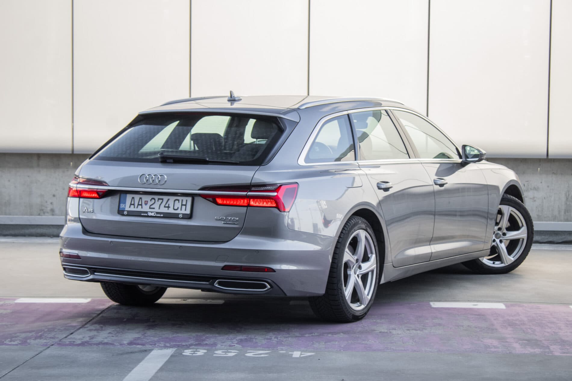 2018 AUDI A6, šedá kombi, 200 246 km