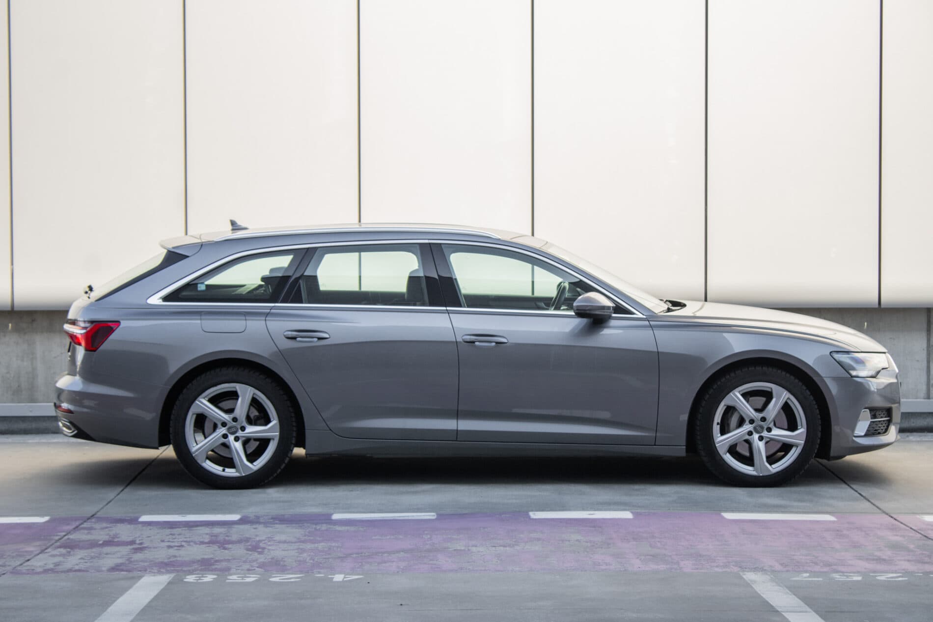 2018 AUDI A6, šedá kombi, 200 246 km