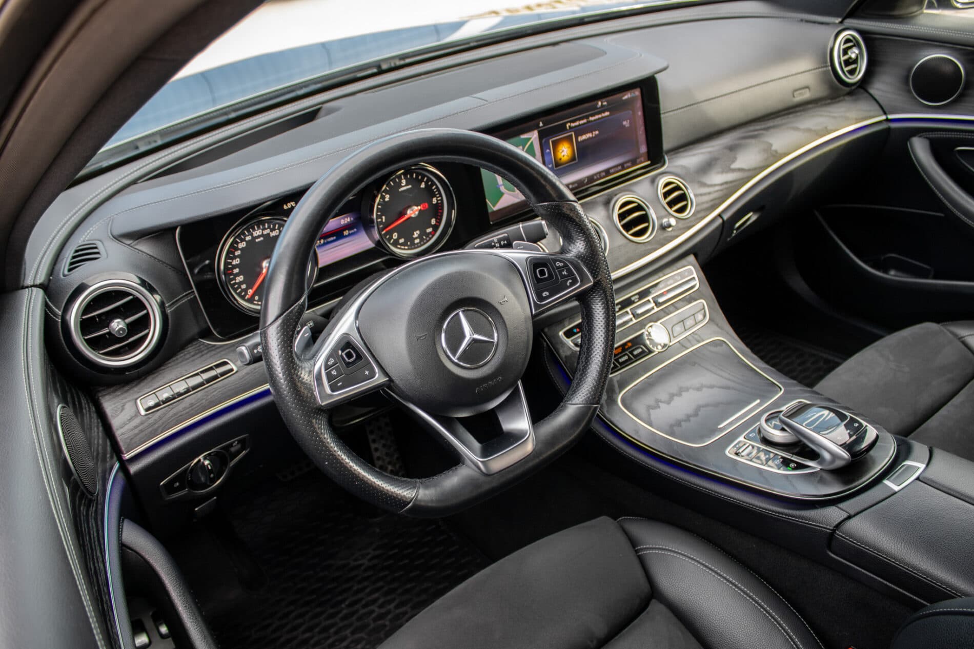 2018 Mercedes-Benz E 350d, šedá kombi, 175 769 km