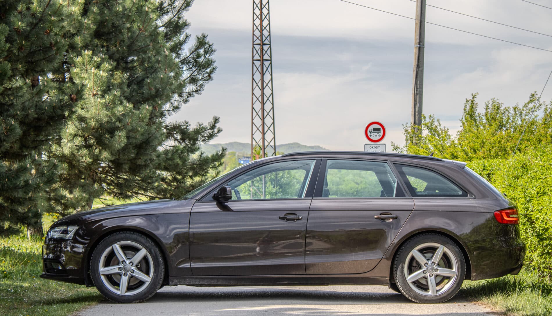 2012 AUDI A4, hnědá kombi, 223 486 km