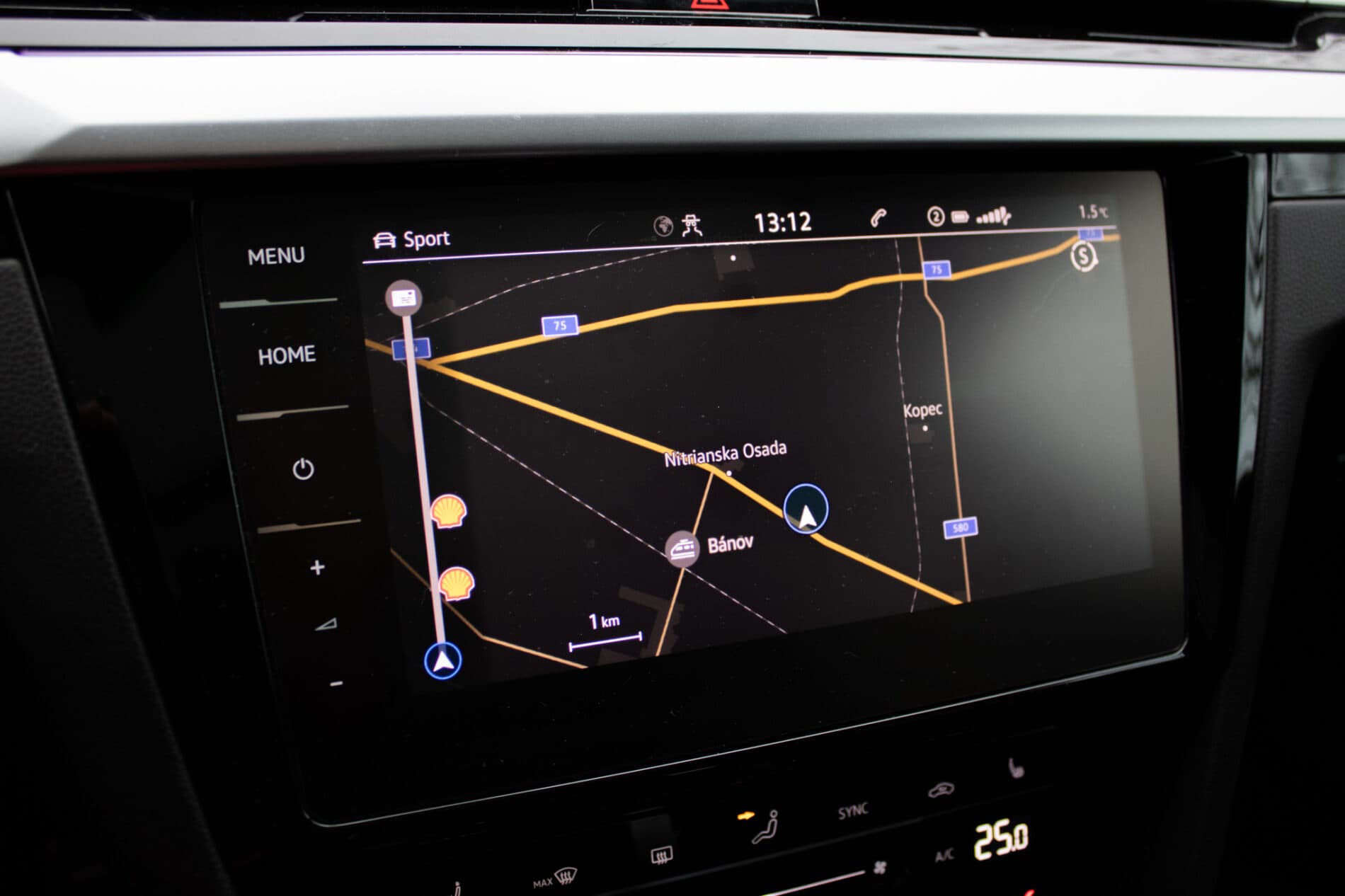 2022 Volkswagen Arteon R, černá kombi, 40 950 km