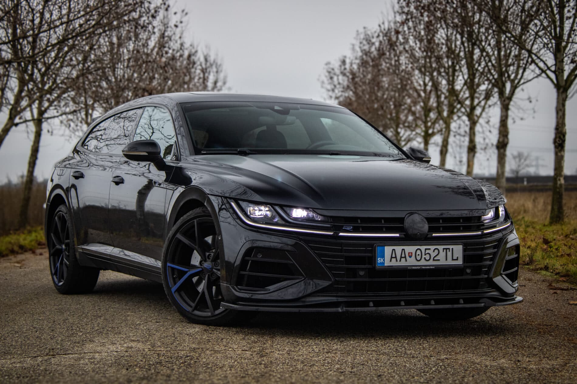 2022 Volkswagen Arteon R, černá kombi, 40 950 km