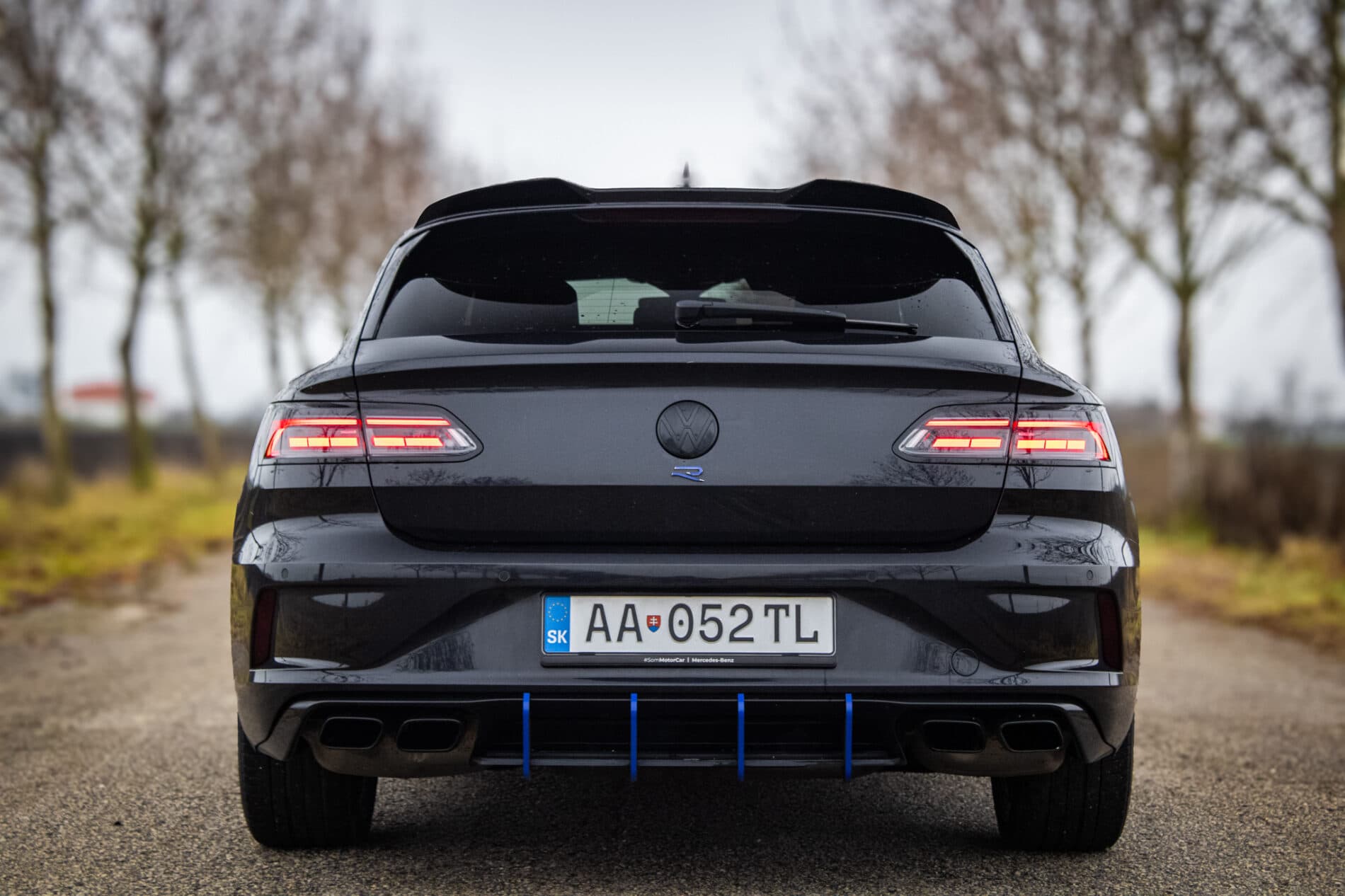 2022 Volkswagen Arteon R, černá kombi, 40 950 km