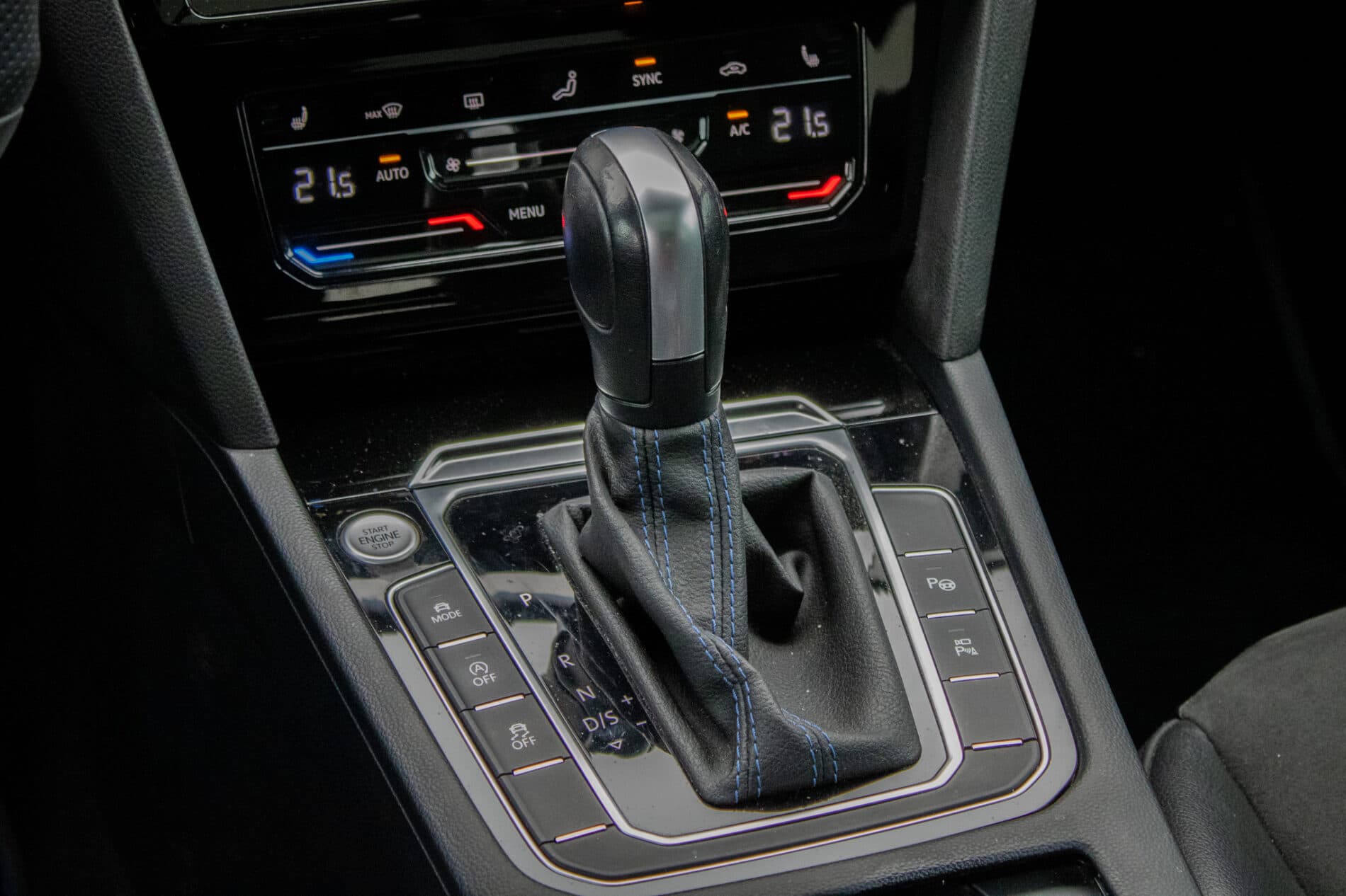 2022 Volkswagen Arteon R, černá kombi, 40 950 km