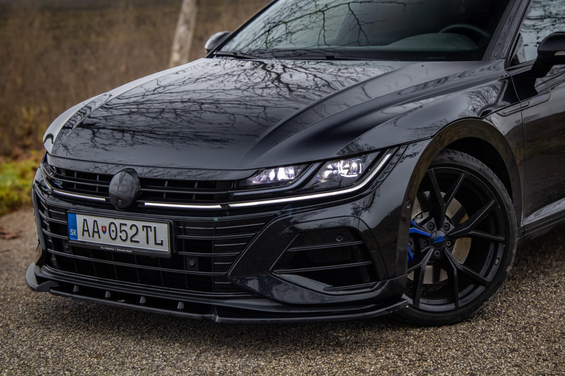 2022 Volkswagen Arteon R, černá kombi, 40 950 km