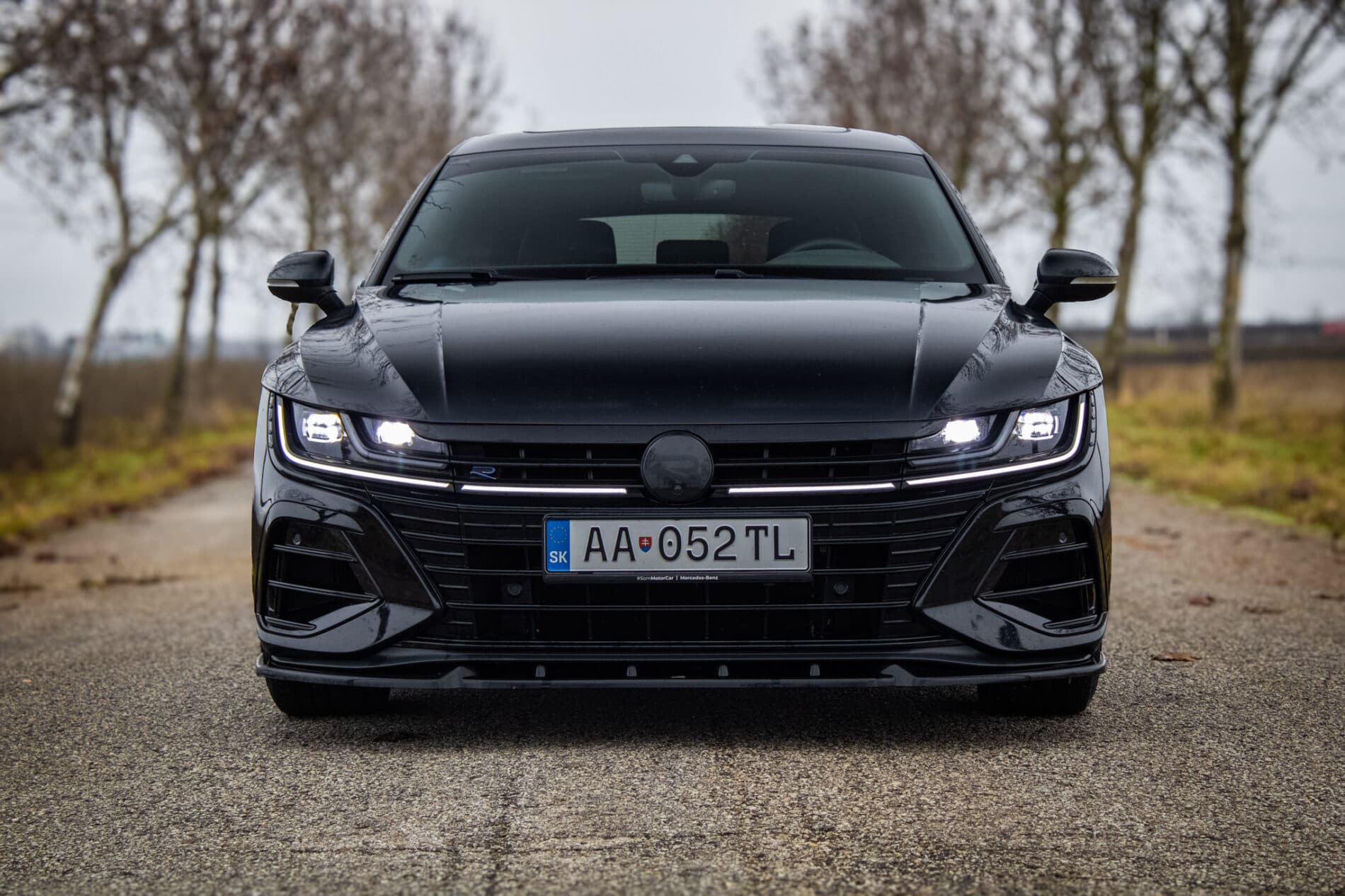 2022 Volkswagen Arteon R, černá kombi, 40 950 km