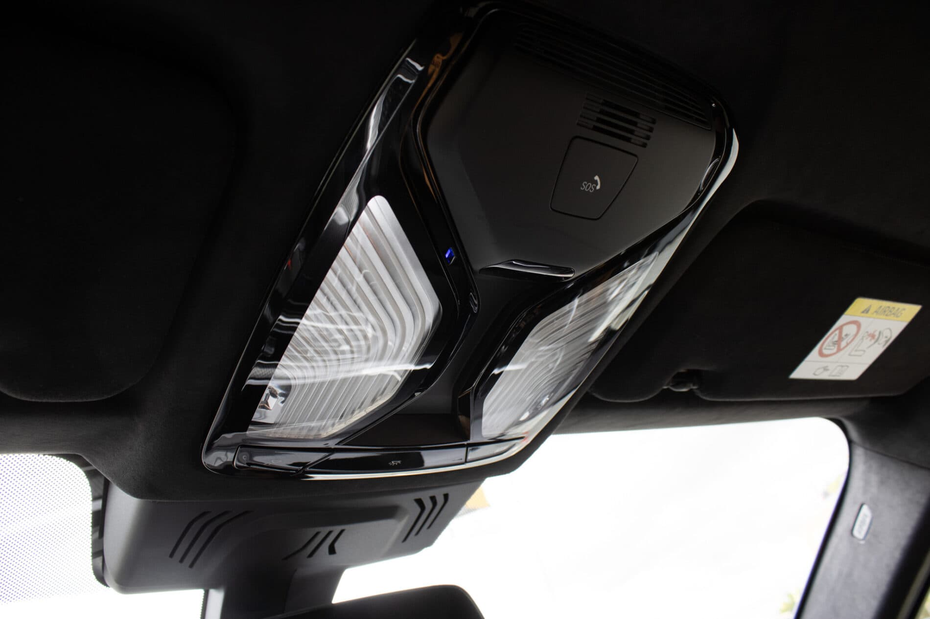 2021 BMW X6 M, modrá suv, 58 721 km