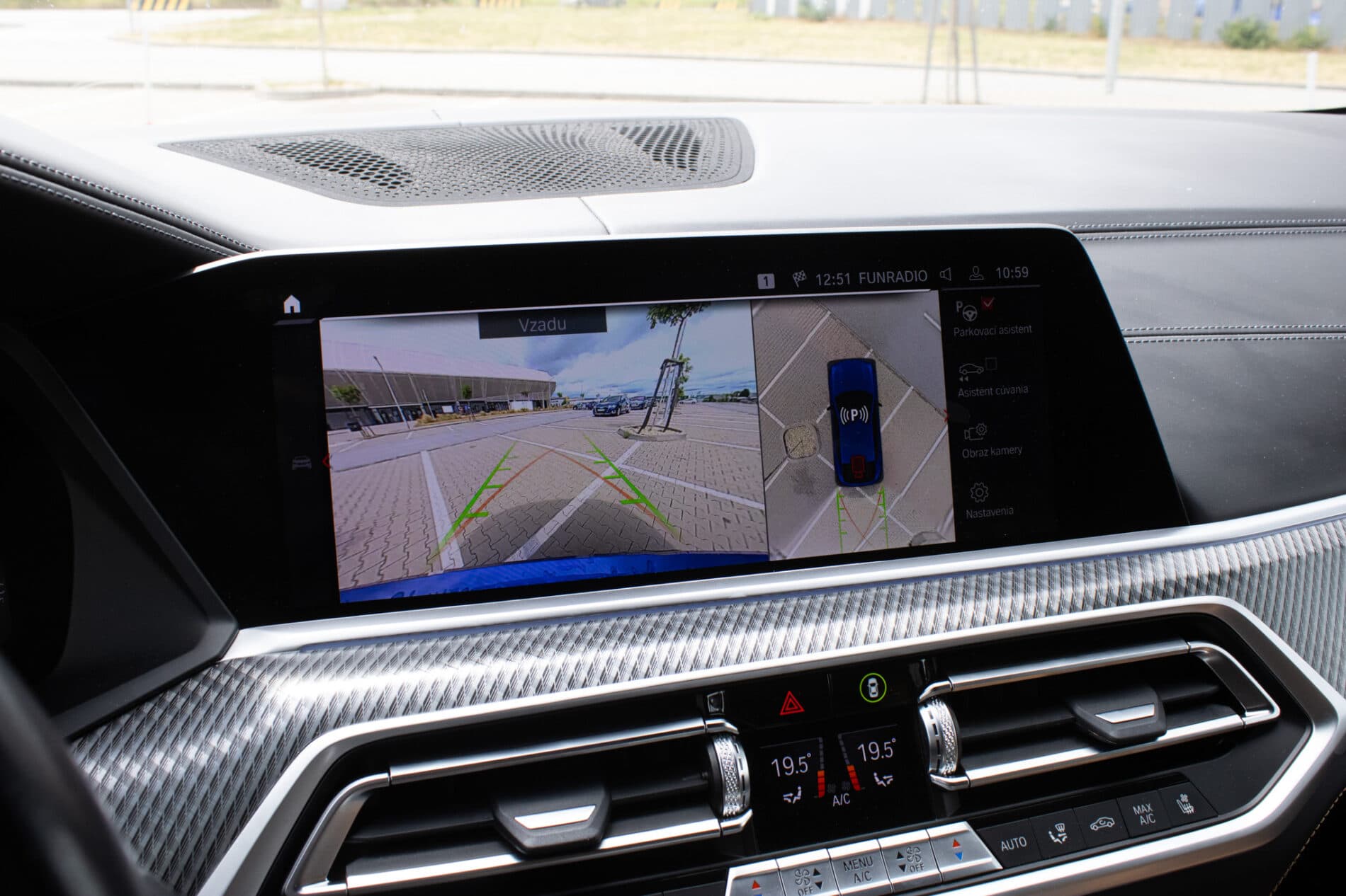 2021 BMW X6 M, modrá suv, 58 721 km