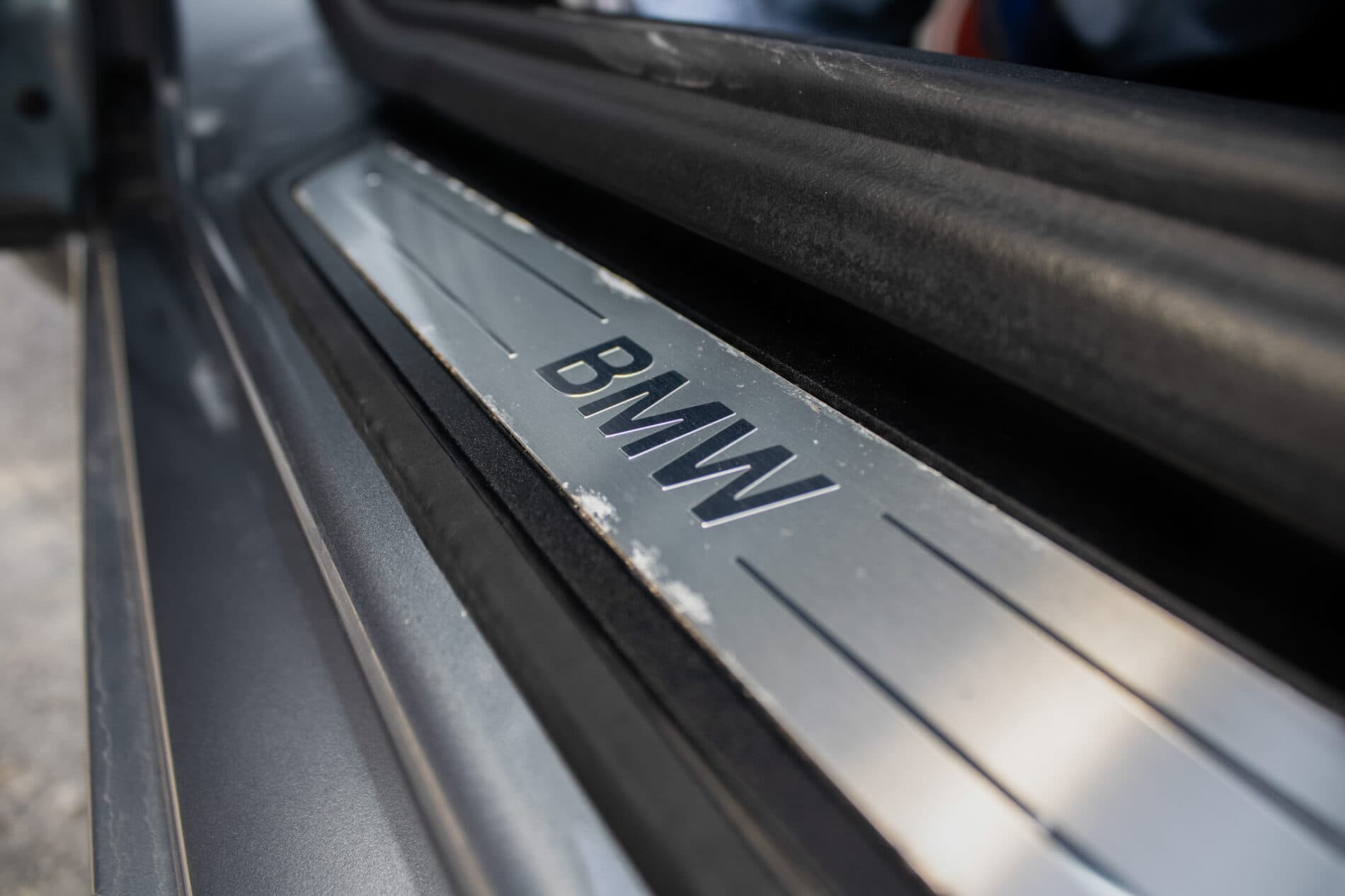 2017 BMW 530d, šedá kombi, 284 000 km