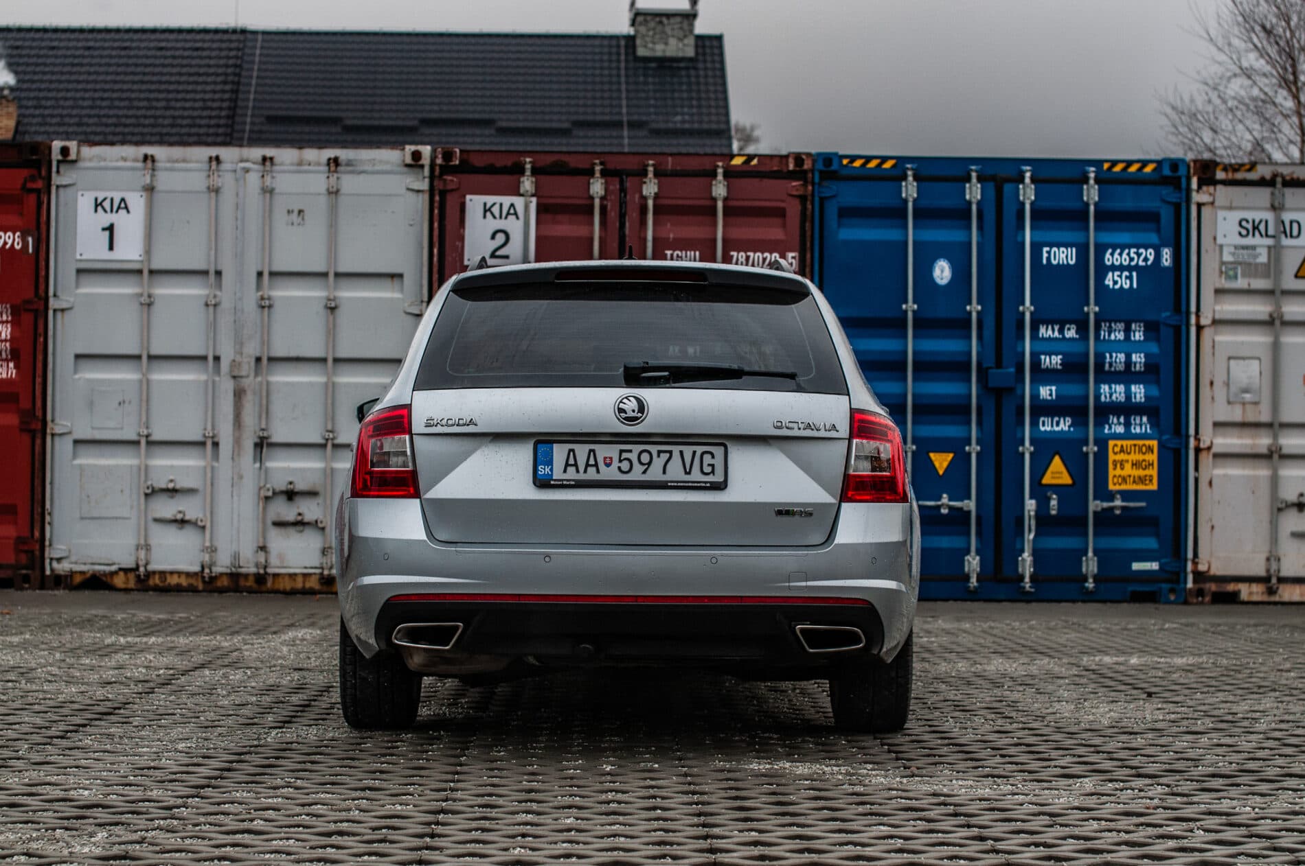 2015 Skoda Octavia RS, stříbrná kombi, 240 701 km