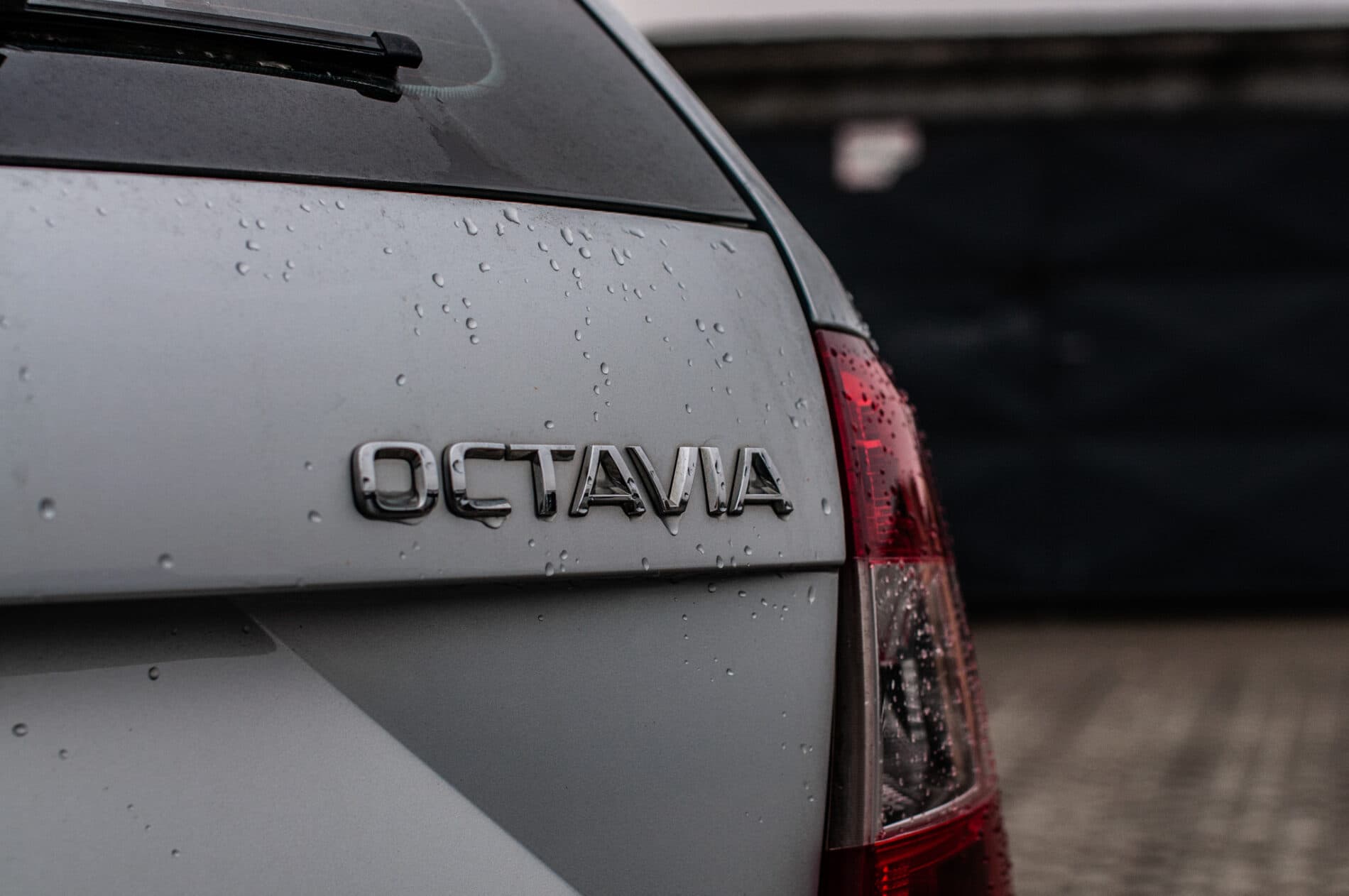 2015 Skoda Octavia RS, stříbrná kombi, 240 701 km