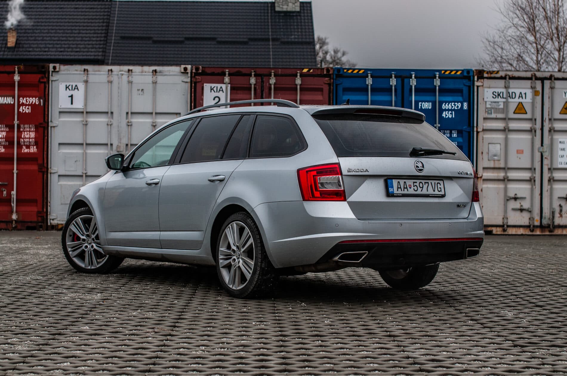 2015 Skoda Octavia RS, stříbrná kombi, 240 701 km